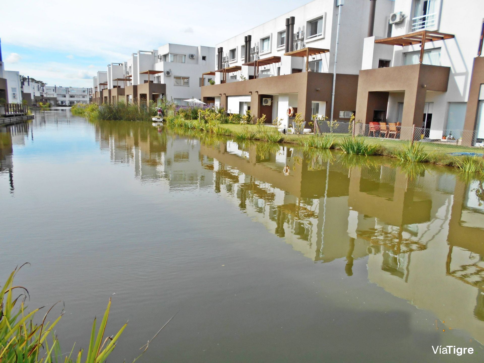 Venta Departamento 3 Ambientes Con Jardín. Cochera
