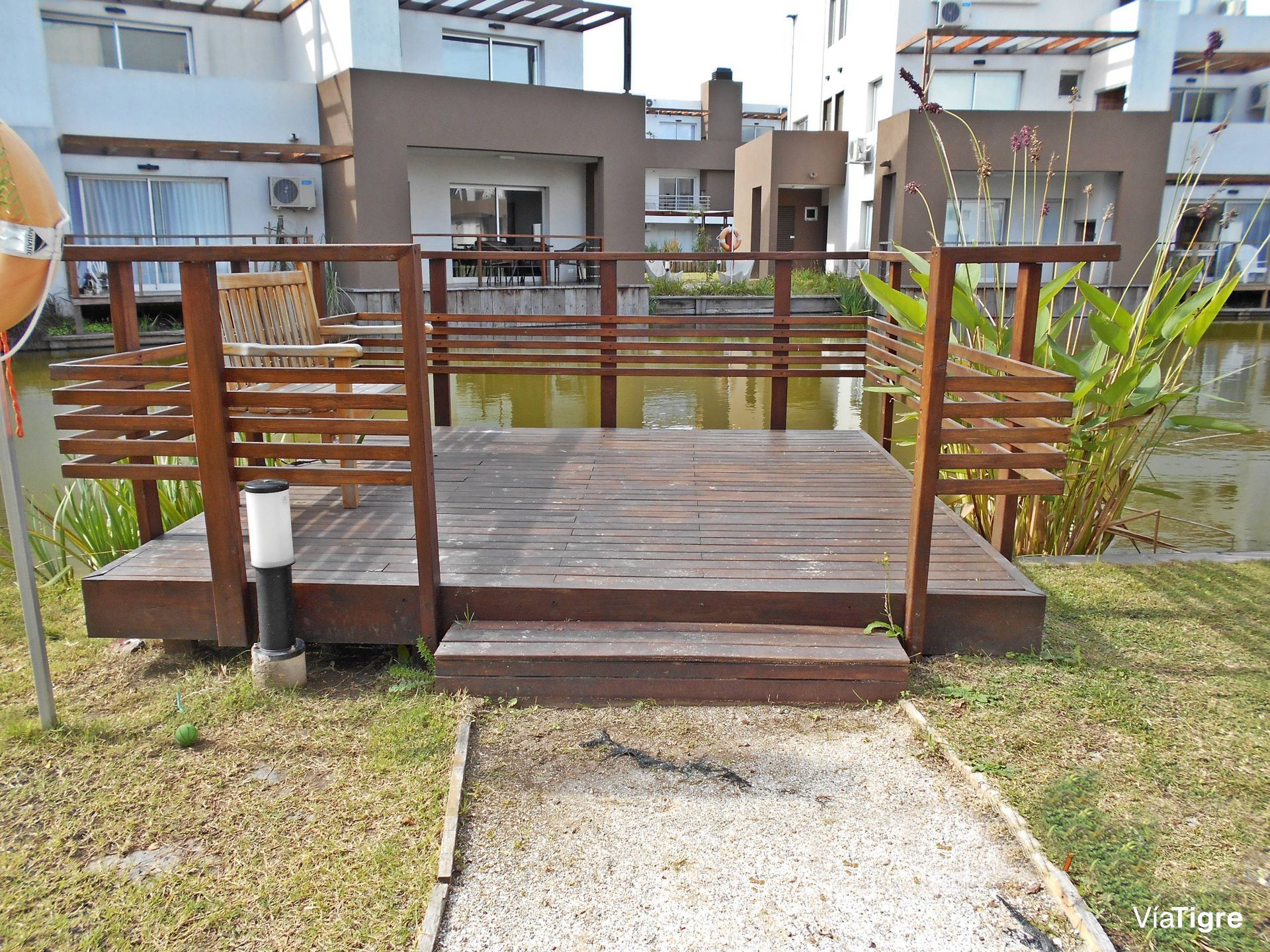 Venta Departamento 3 Ambientes Con Jardín. Cochera