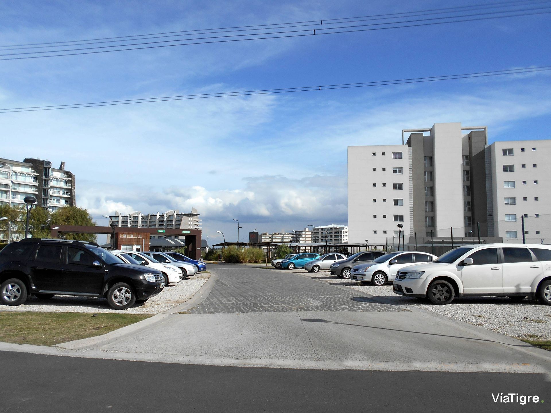 Venta Departamento 3 Ambientes Con Jardín. Cochera