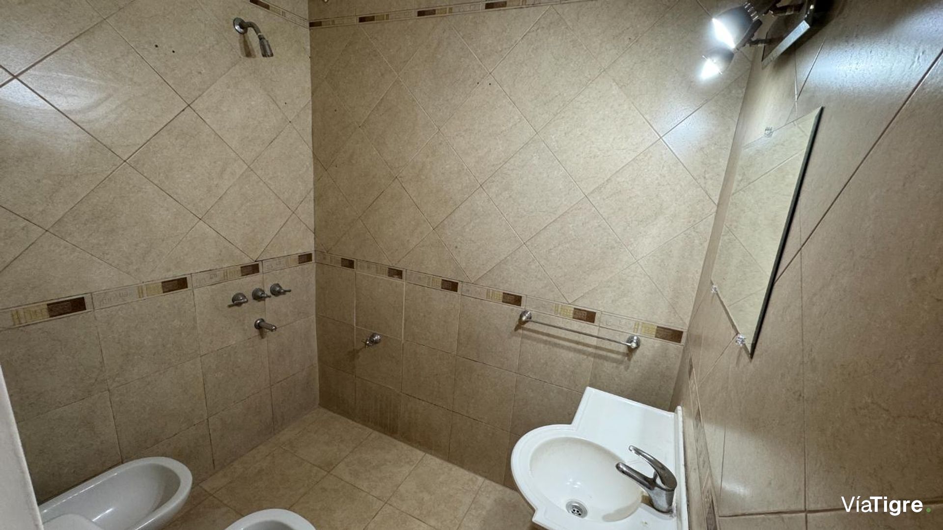 Alquiler Depto 2 Ambientes Con Patio Y Terraza