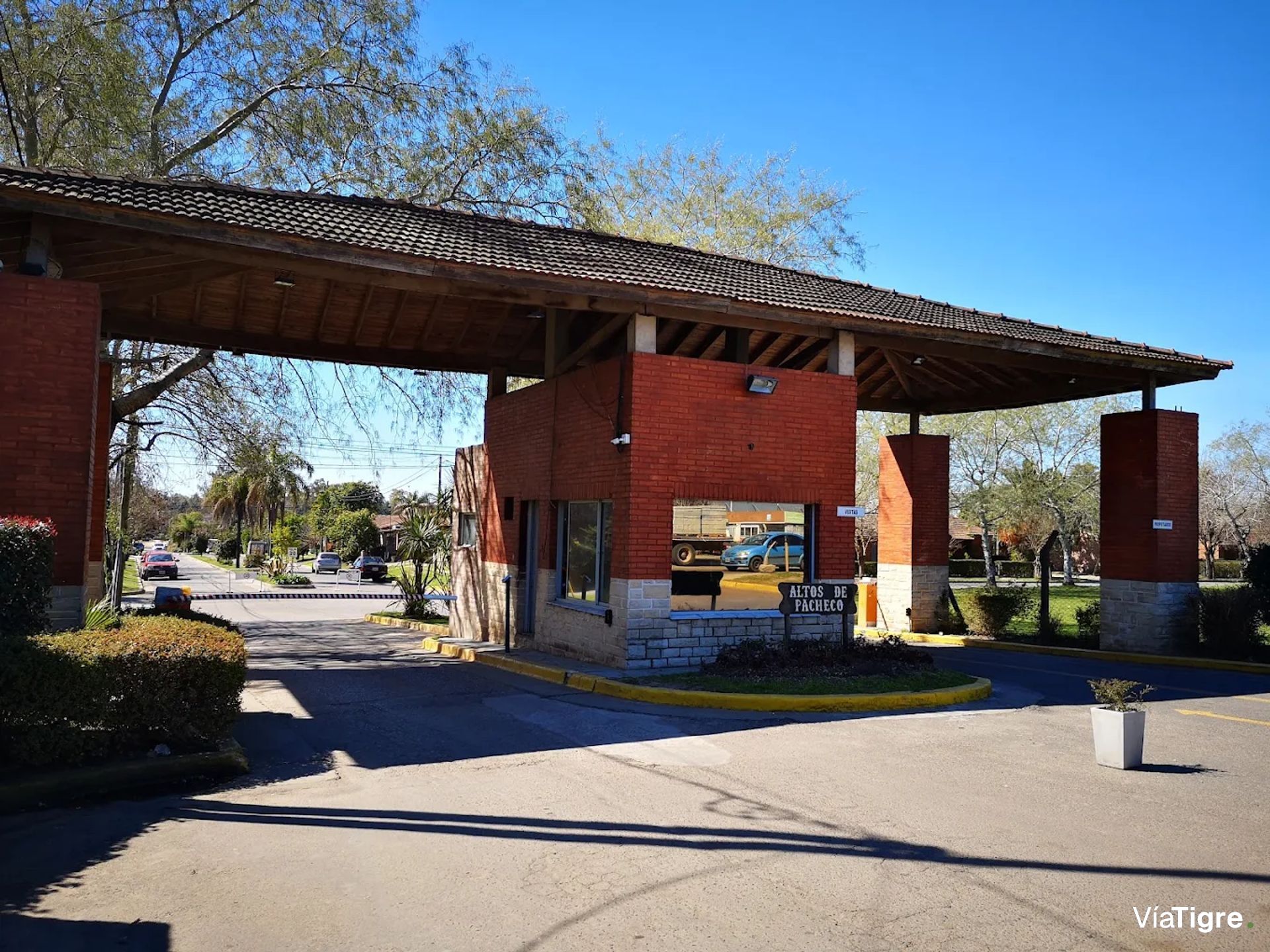 Venta Casa 4 Amb. Con Patio -Altos De Pacheco