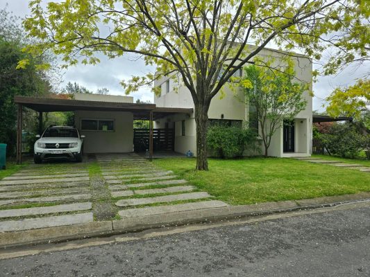 Venta De Casa En Barrio Santa Teresa-Lote Interno
