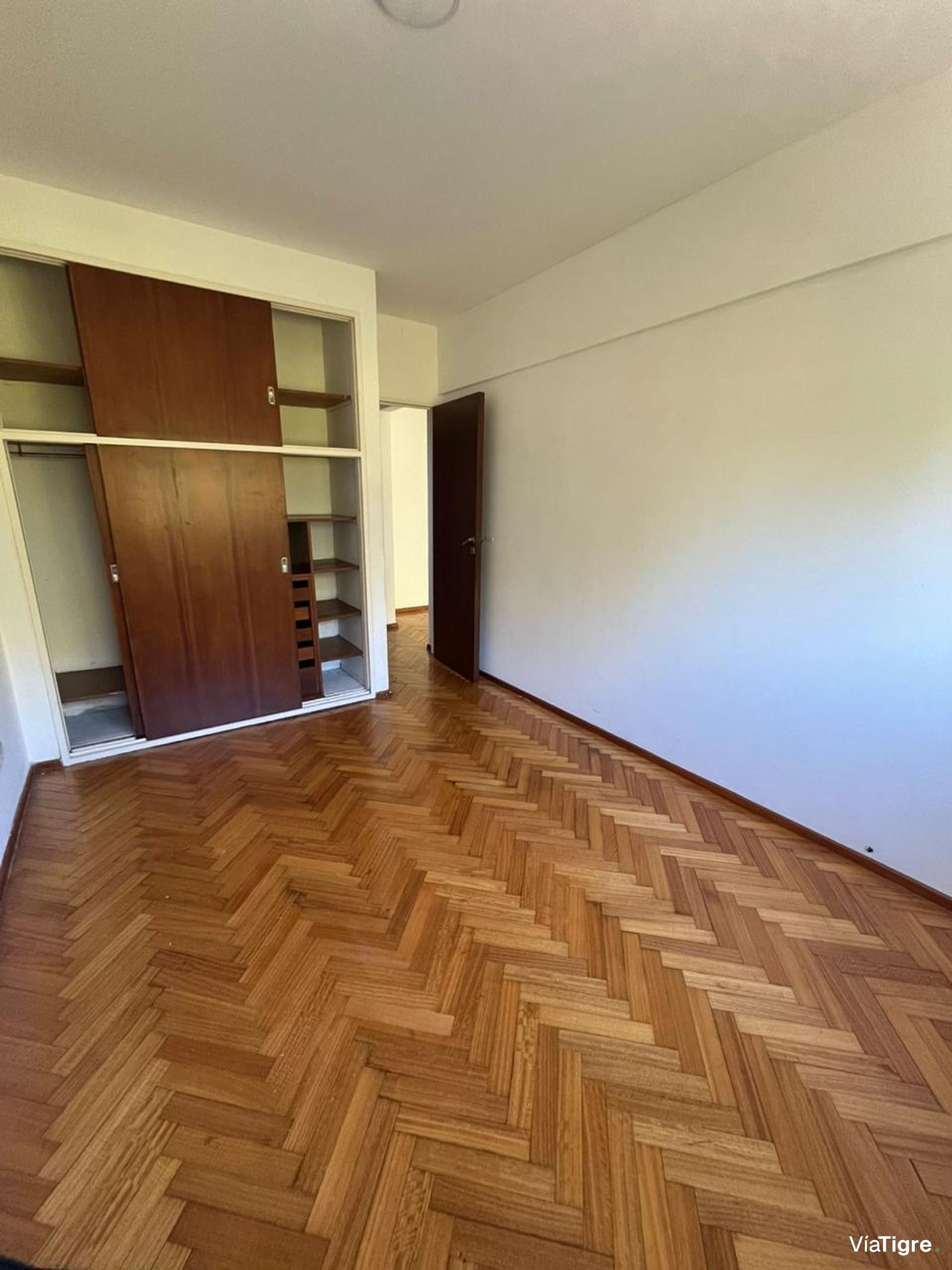Depto 2 amb con balcón