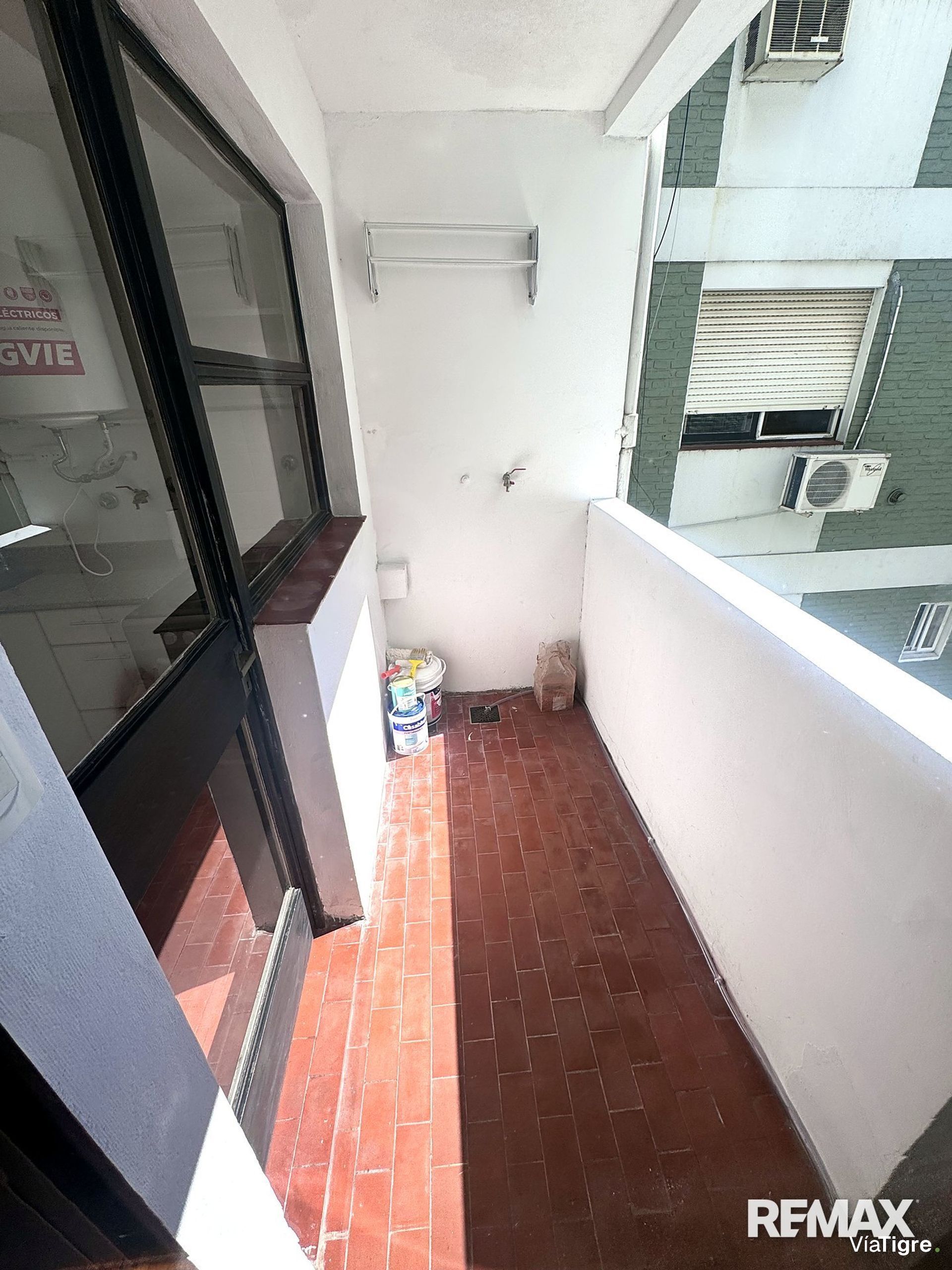2 Amb. La Lucila, c/balcon a metros de la estación