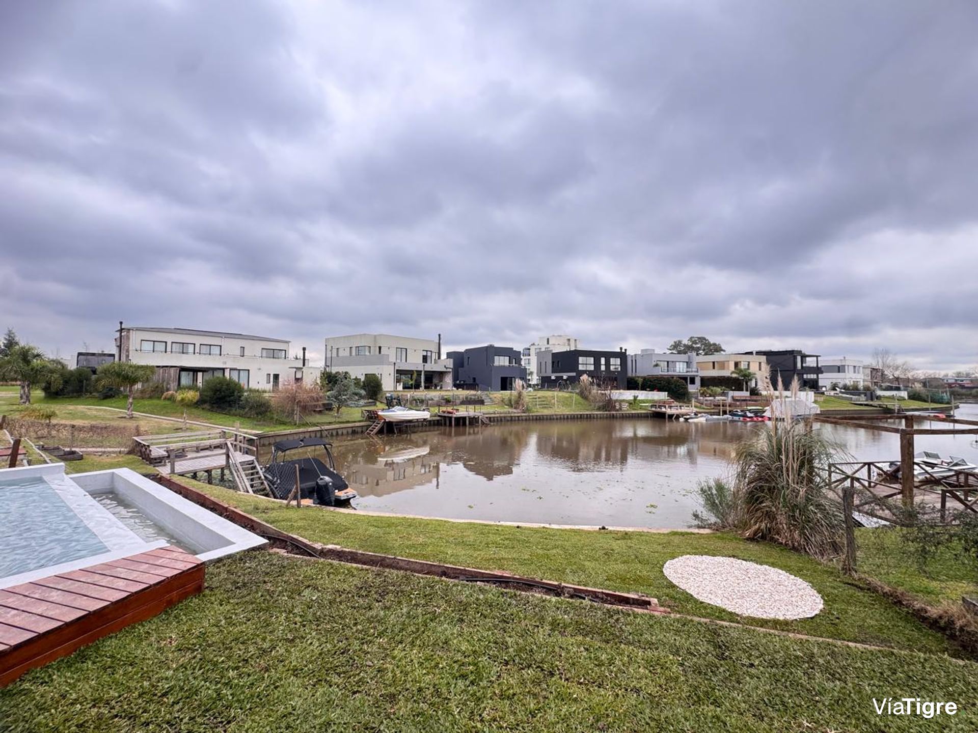 casa salida al rio muelle barrio privado canal