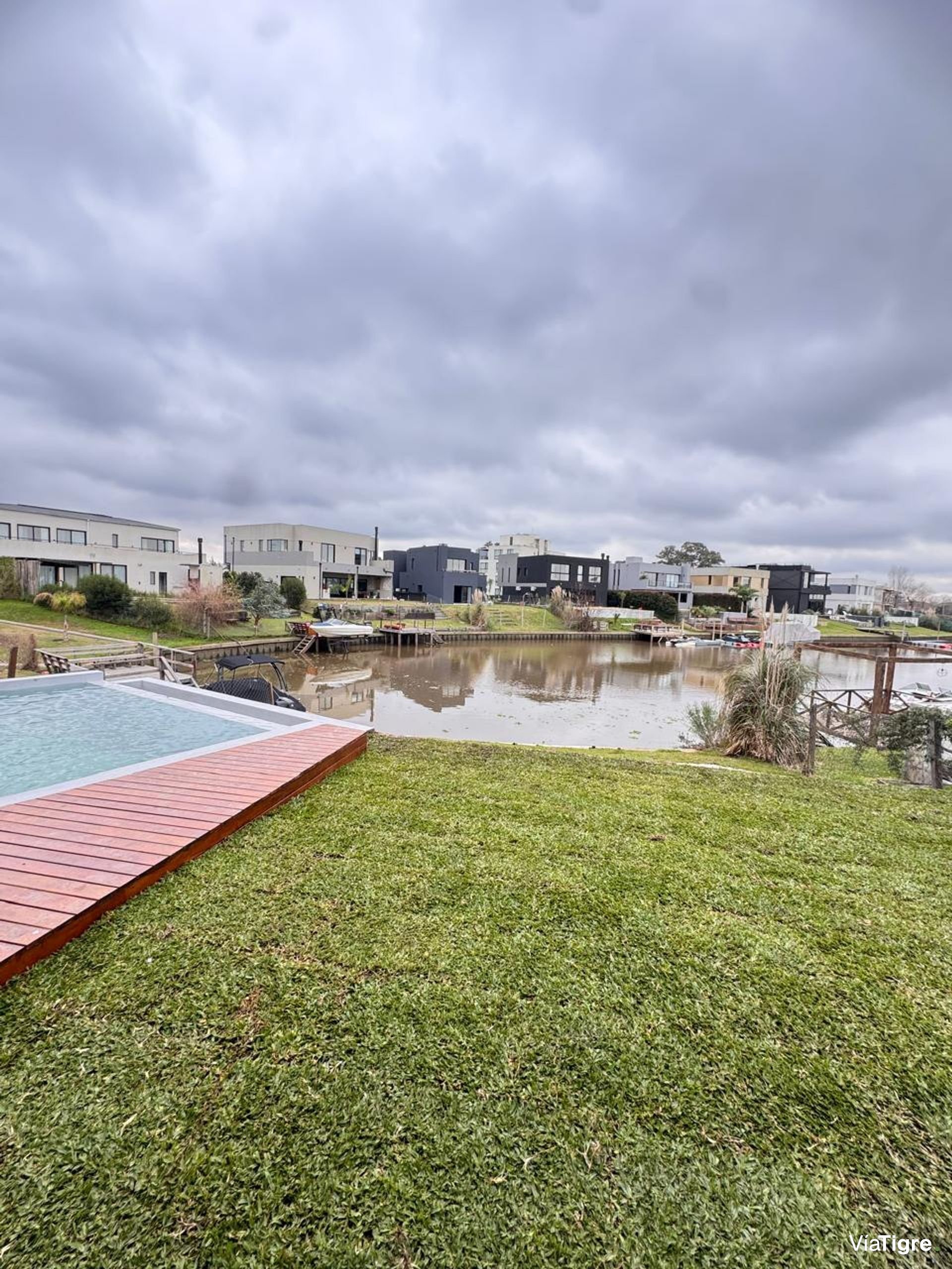 casa salida al rio muelle barrio privado canal