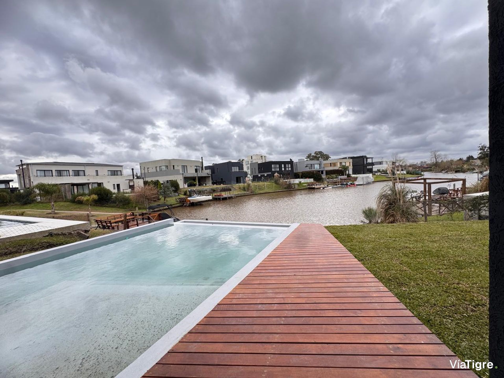 casa salida al rio muelle barrio privado canal