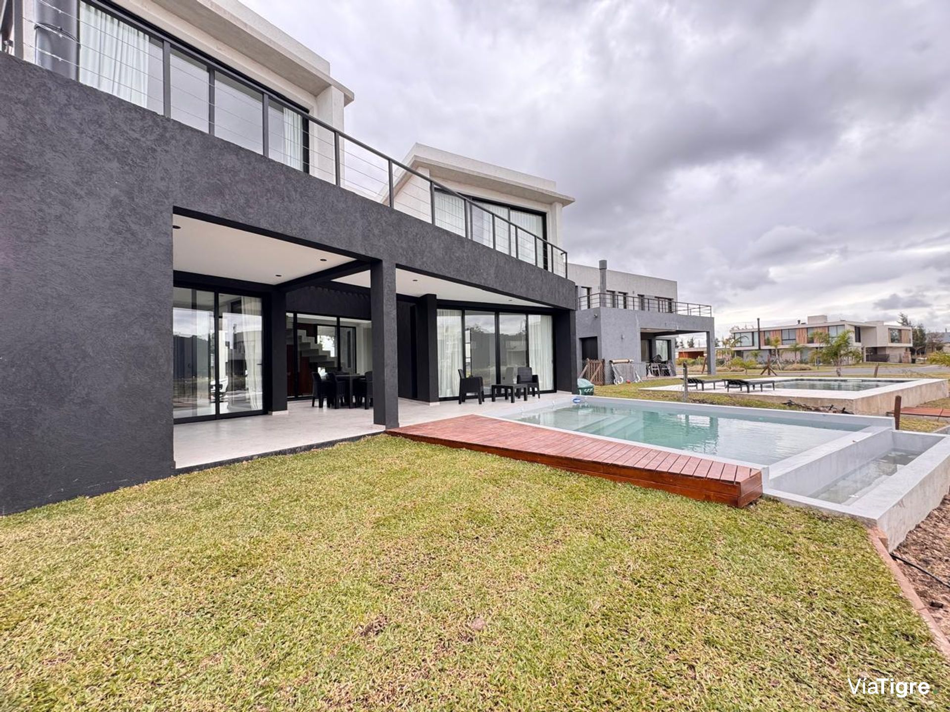 casa salida al rio muelle barrio privado canal