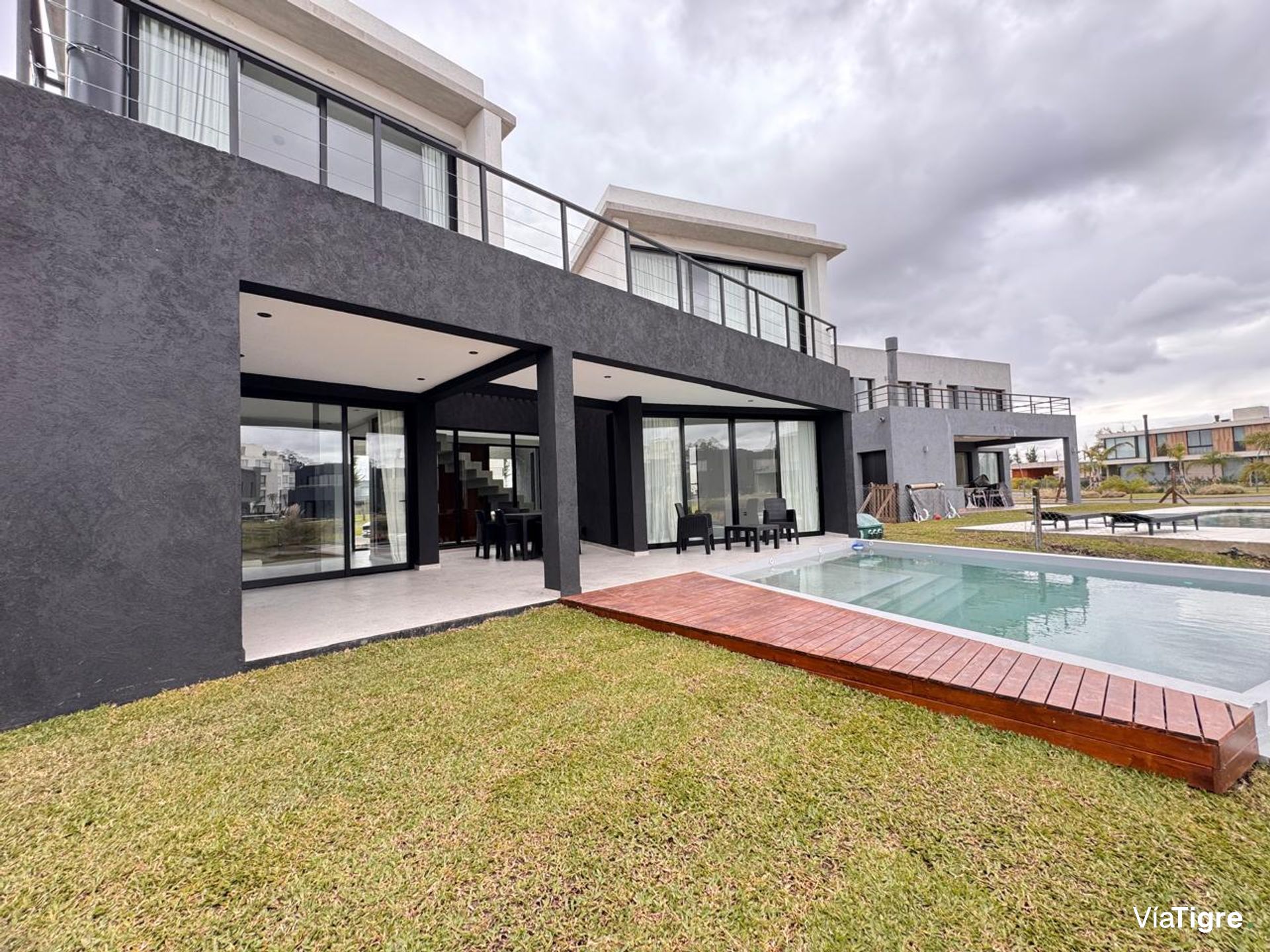 casa salida al rio muelle barrio privado canal