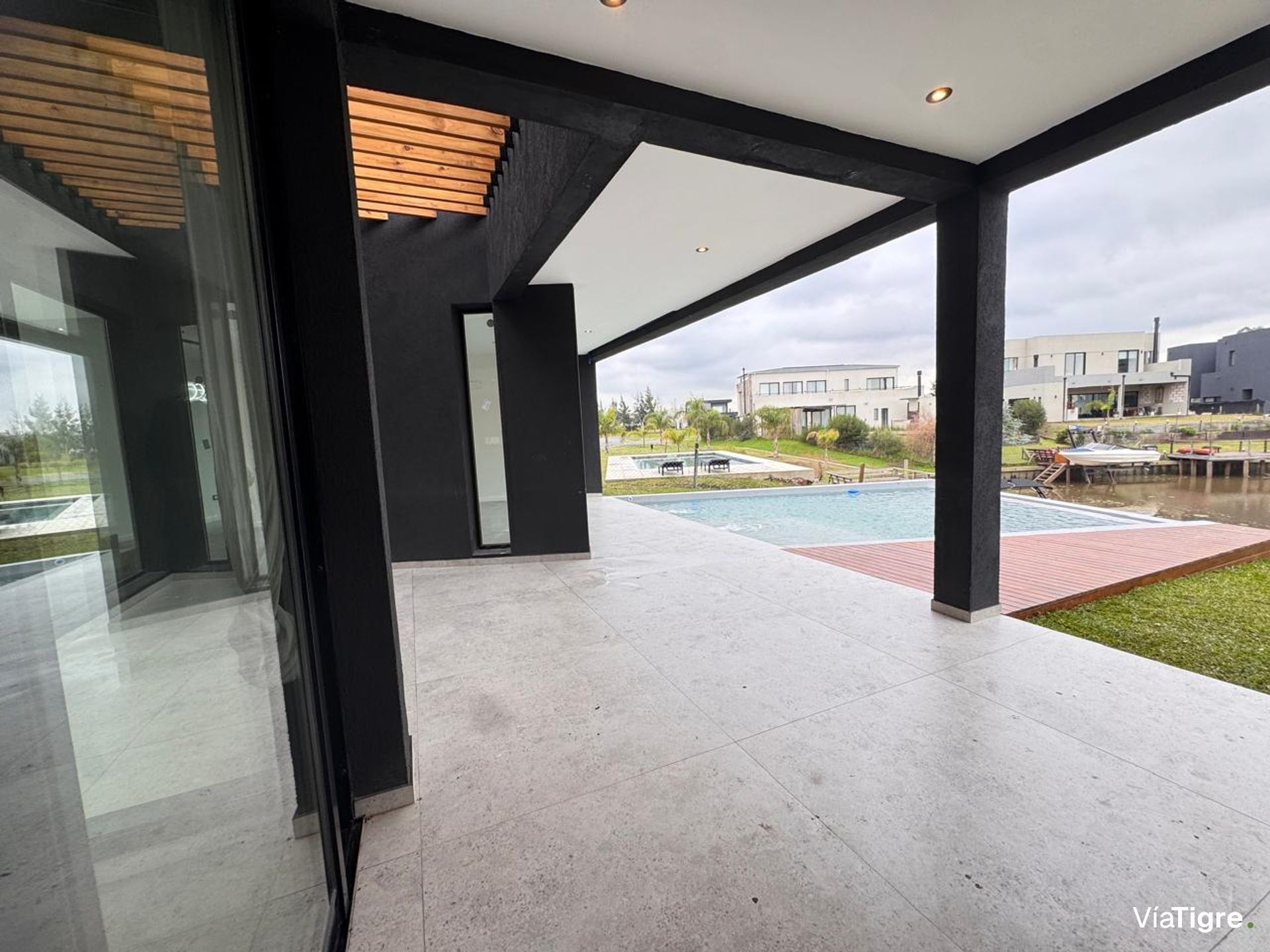 casa salida al rio muelle barrio privado canal