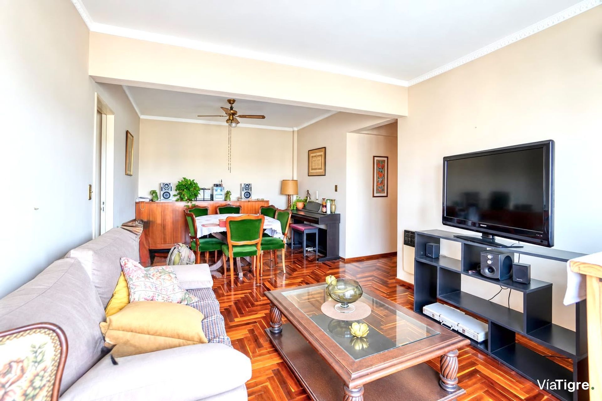 Venta 4 Ambientes 2 baños, Balcon Cochera Martinez