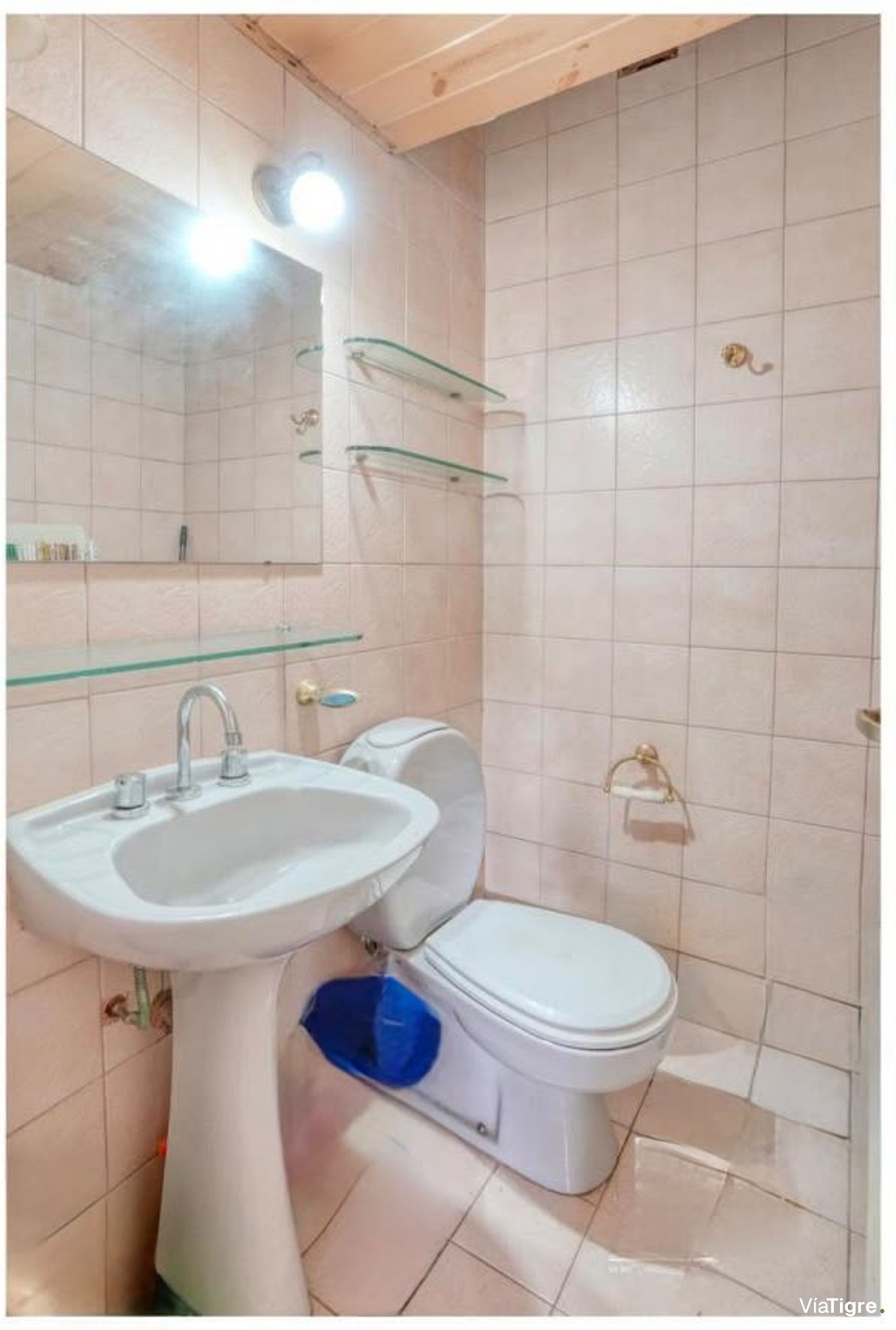 Venta 4 Ambientes 2 baños, Balcon Cochera Martinez