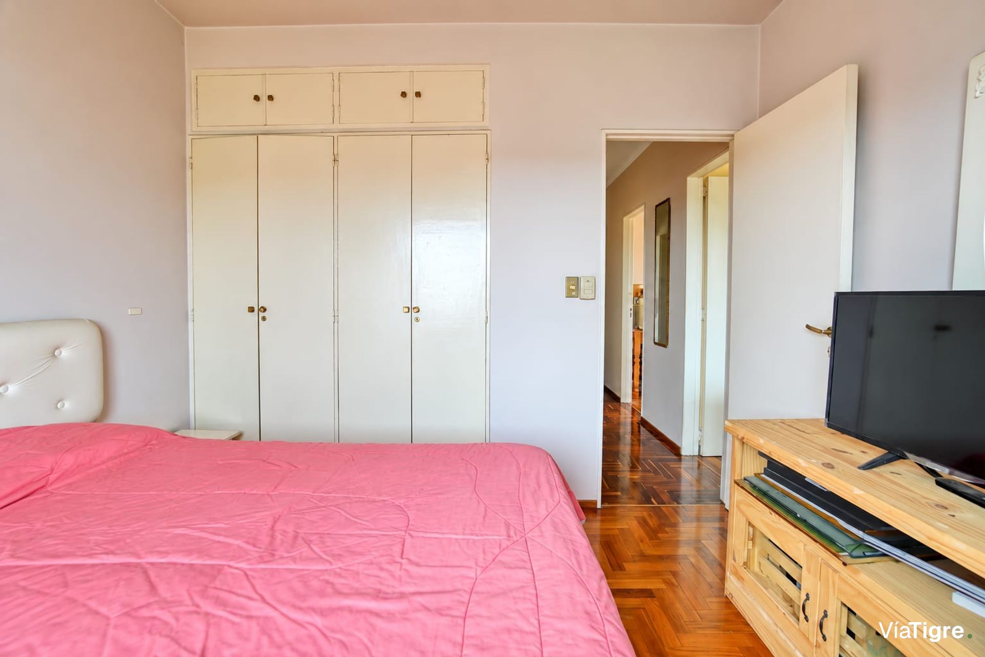 Venta 4 Ambientes 2 baños, Balcon Cochera Martinez