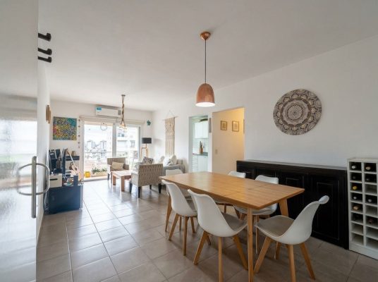 Apartment 2-bedroom for Sale REMEROS DUT TIGRE with garage