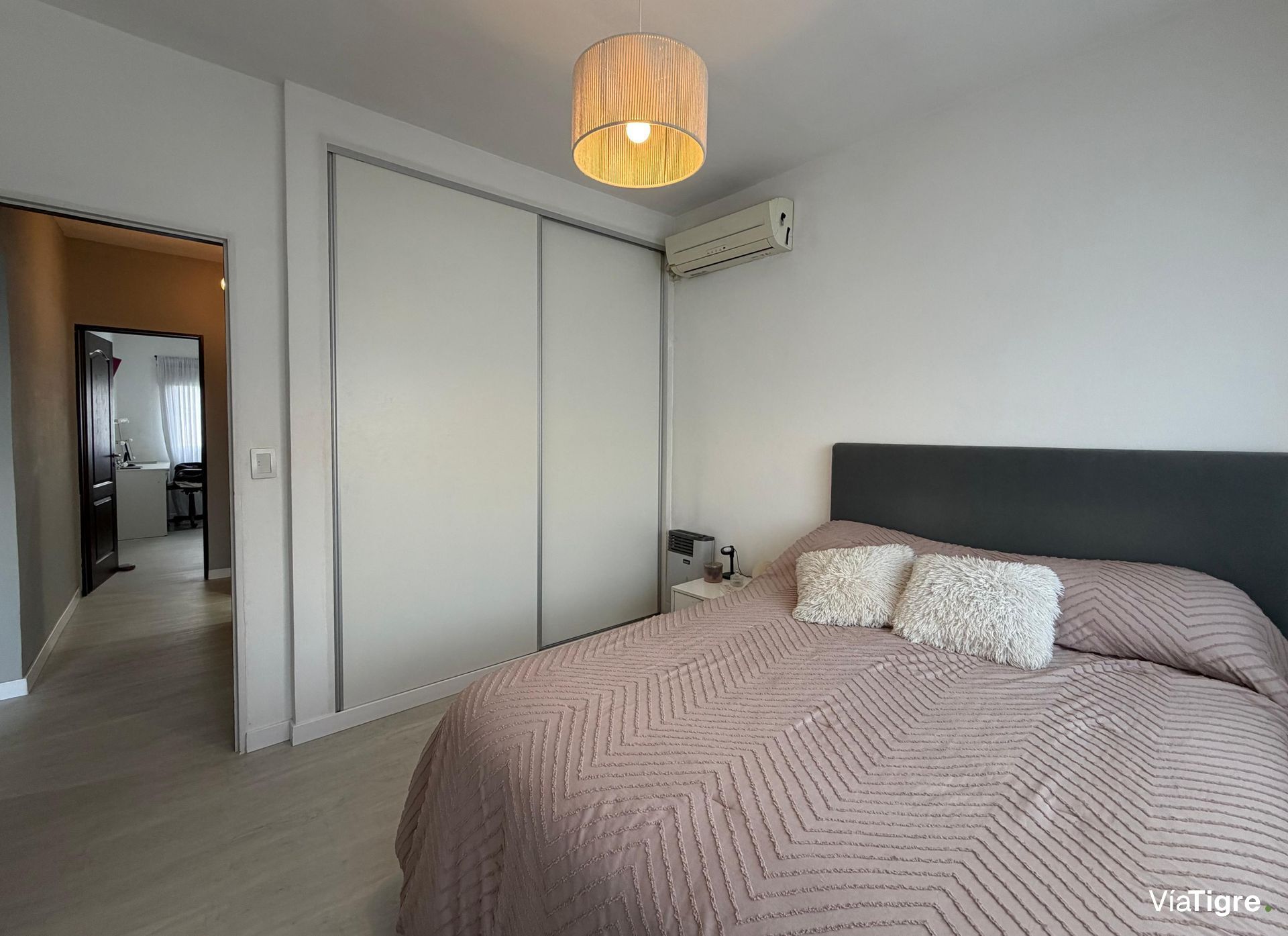 Venta Casa De 5 Ambientes En Barrio Los Ceibos