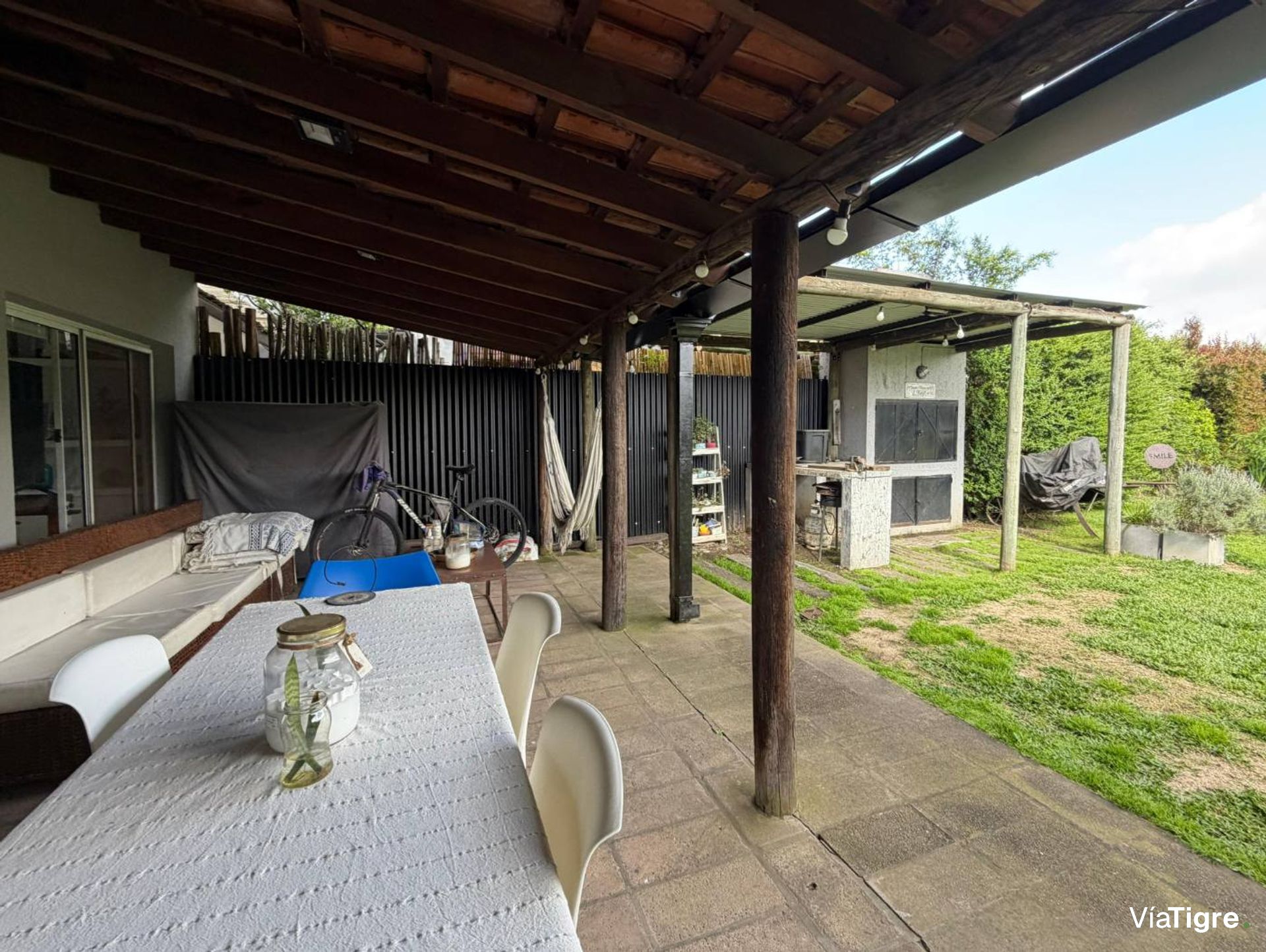 Venta Casa De 5 Ambientes En Barrio Los Ceibos