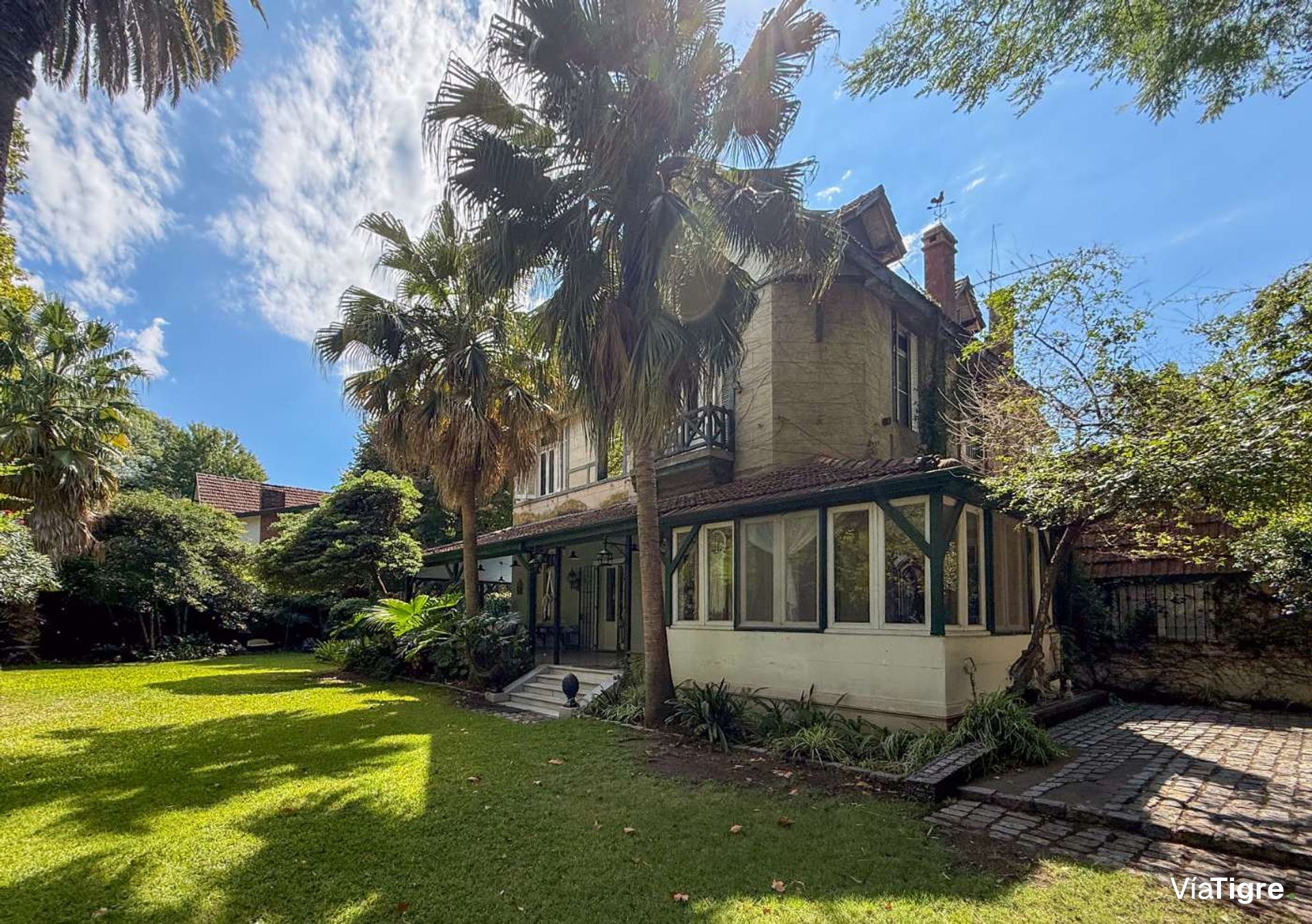 Venta Casa Local en esquina Casco Historico Tigre
