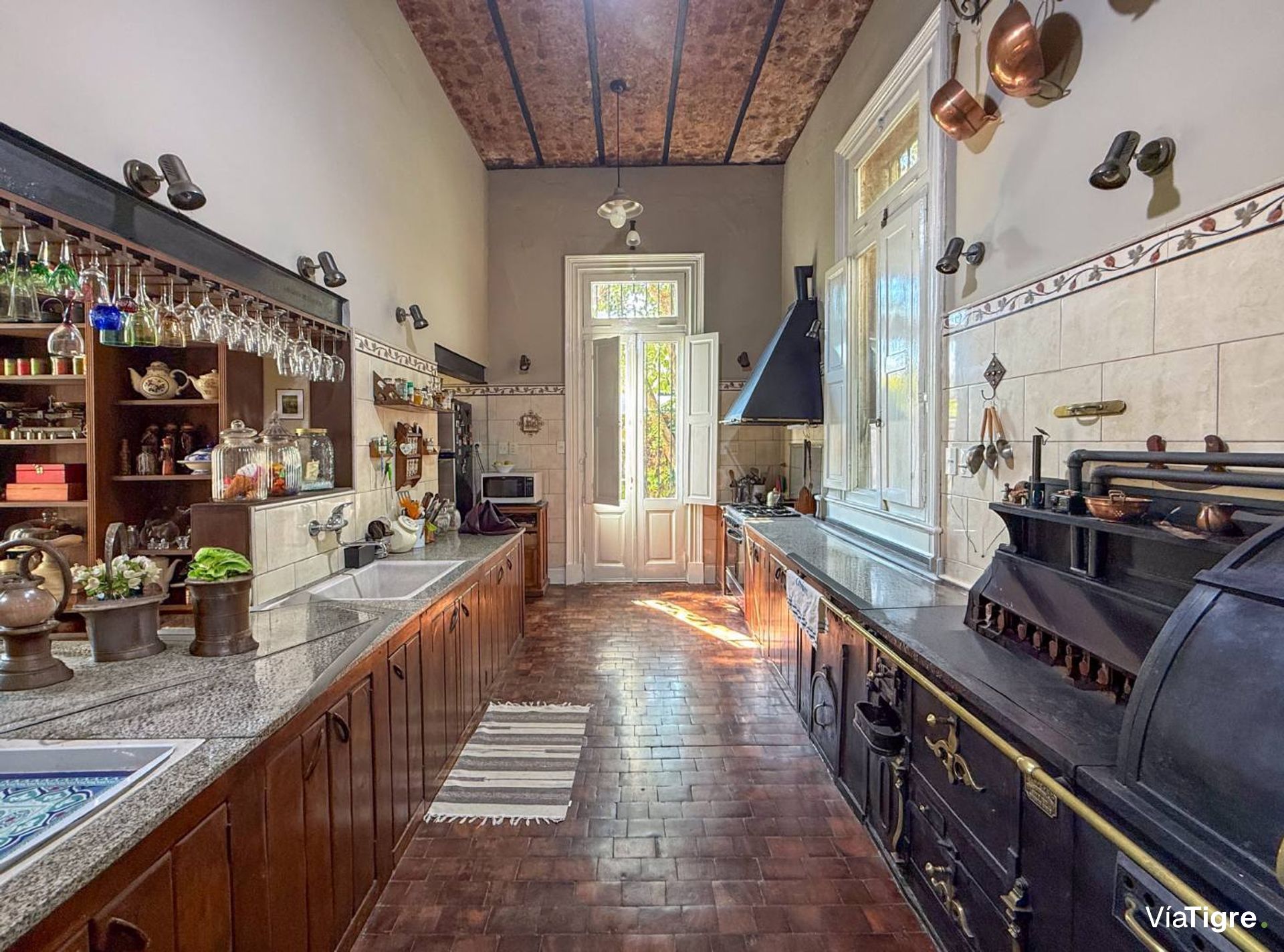 Venta Casa Local en esquina Casco Historico Tigre