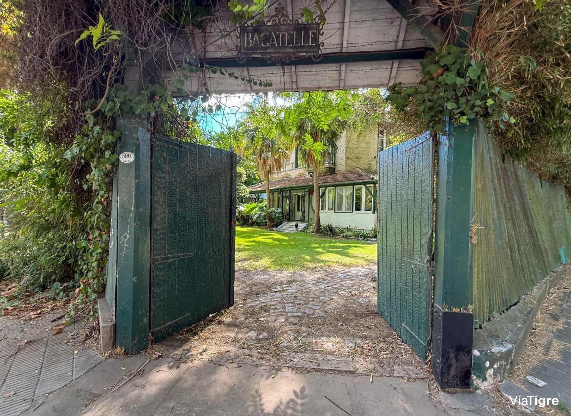 Venta Casa Local en esquina Casco Historico Tigre