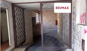 Garage for sale in front of San Isidro Courts