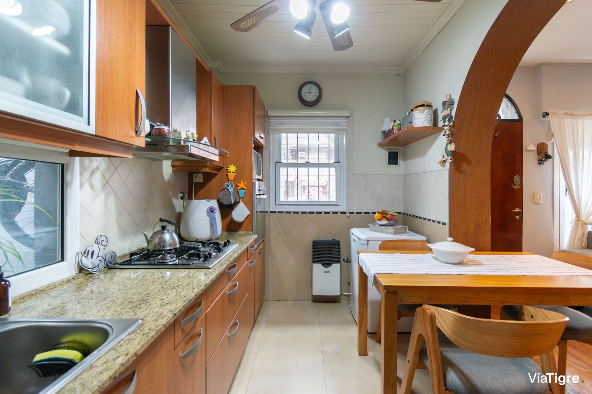 Venta Casa 5 Ambientes Olivos Jardin lote propio