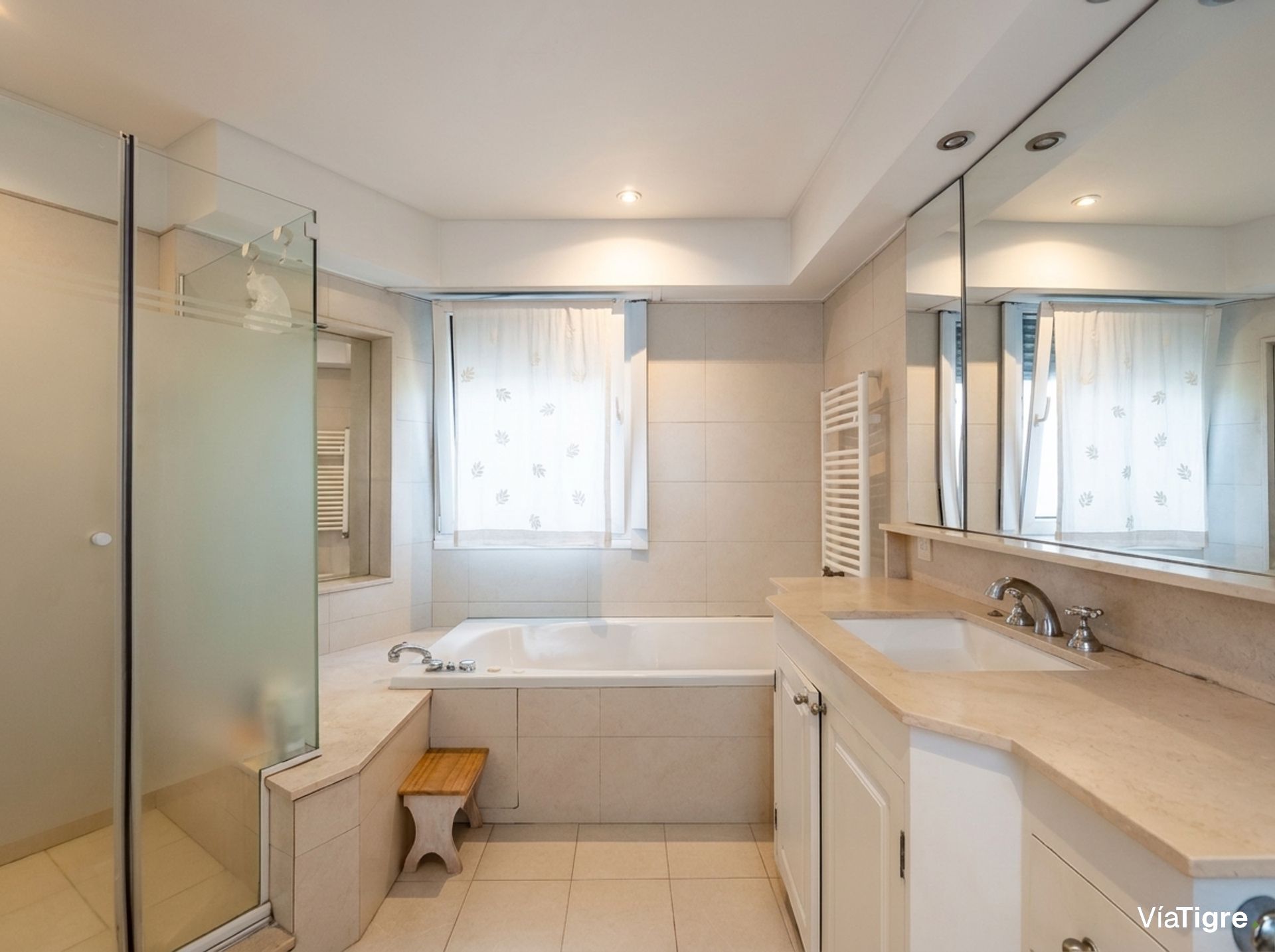 Venta casa en Laguna del Sol
