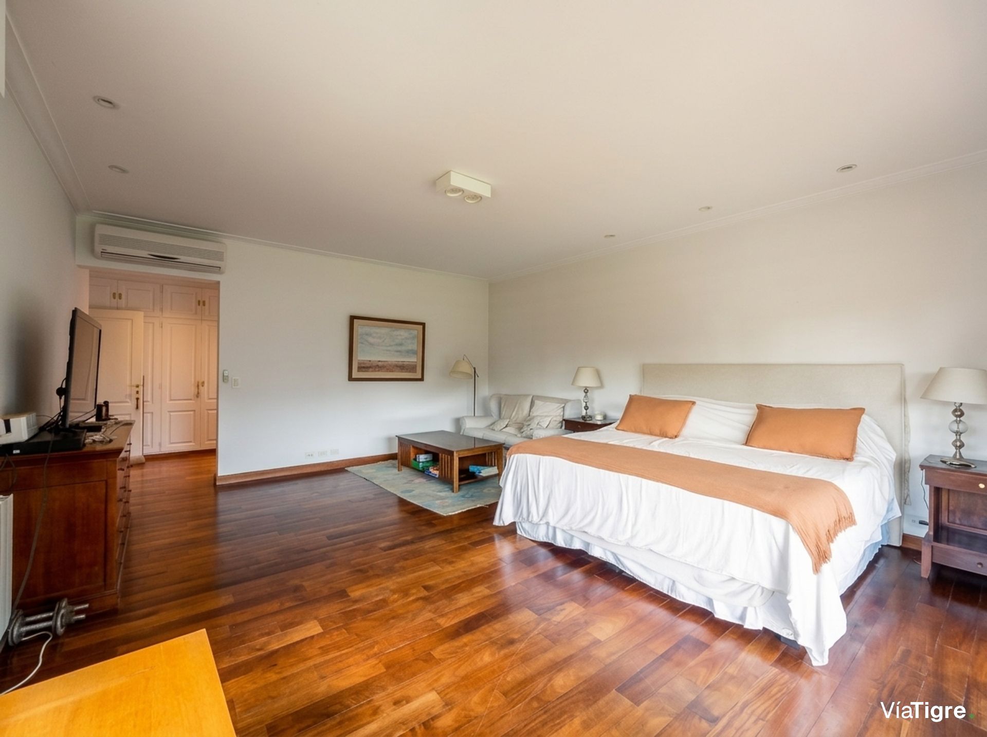 Venta casa en Laguna del Sol
