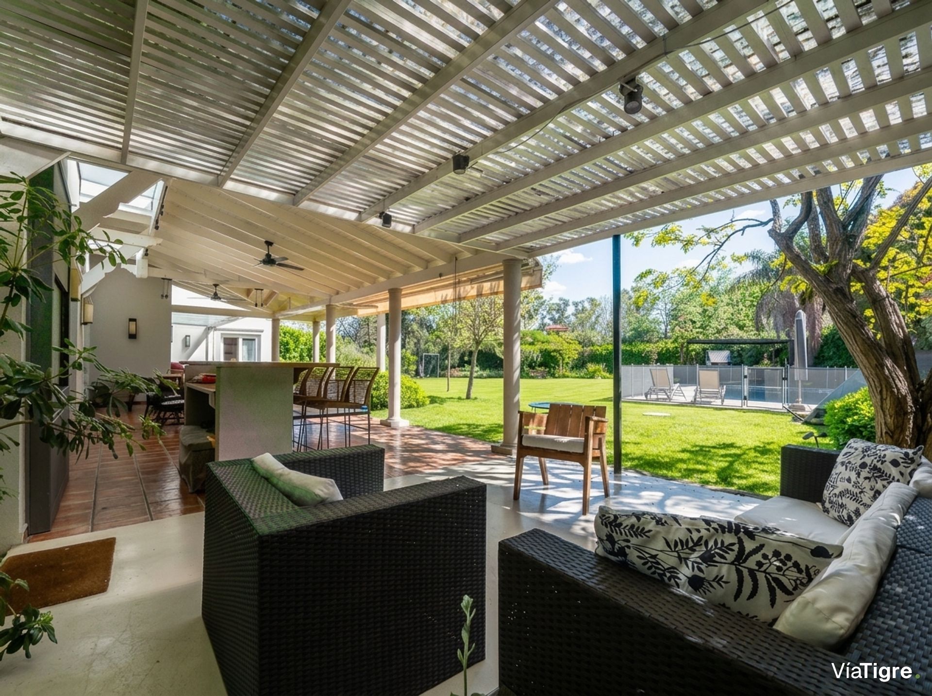 Venta casa en Laguna del Sol