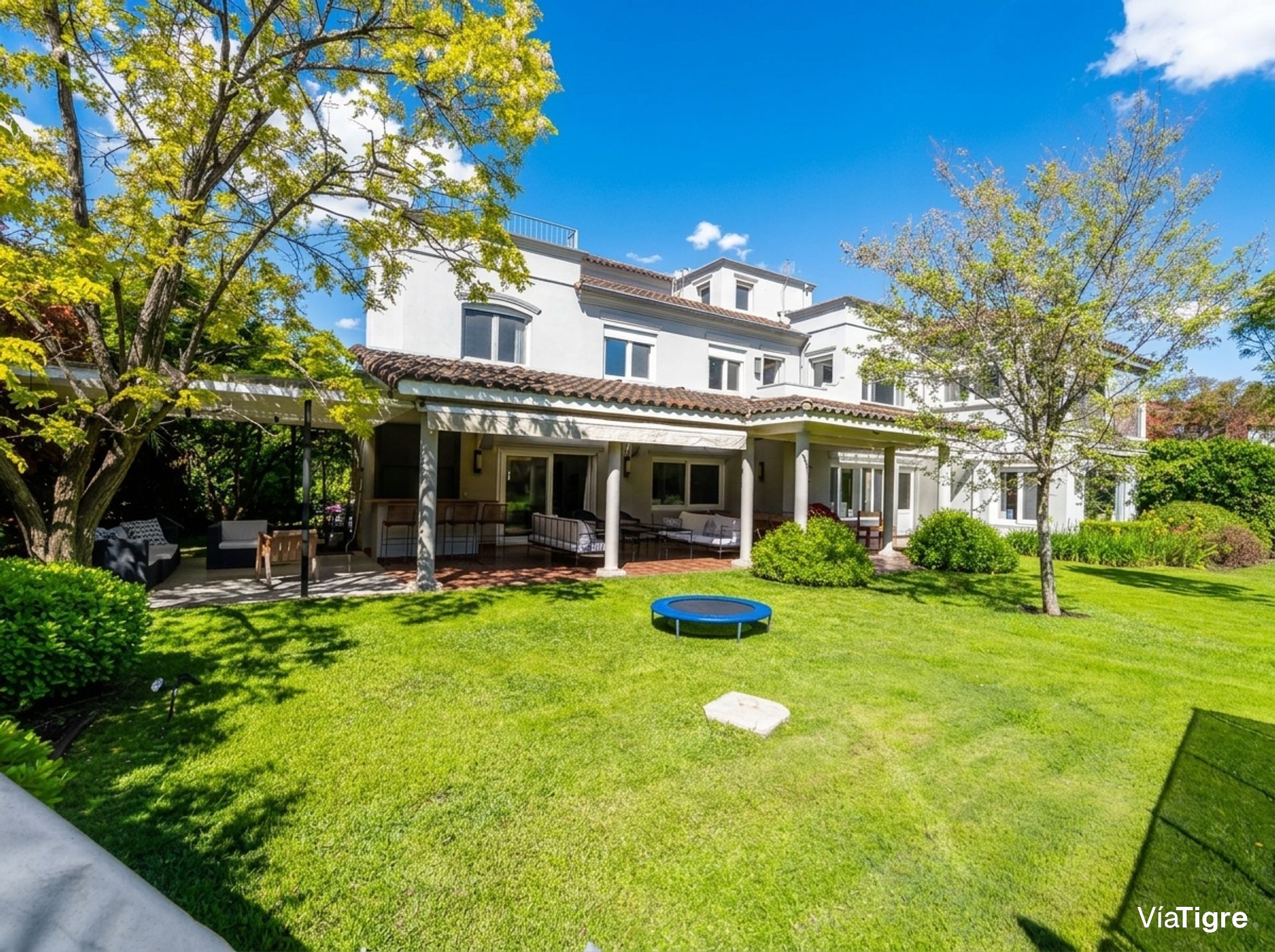 Venta casa en Laguna del Sol