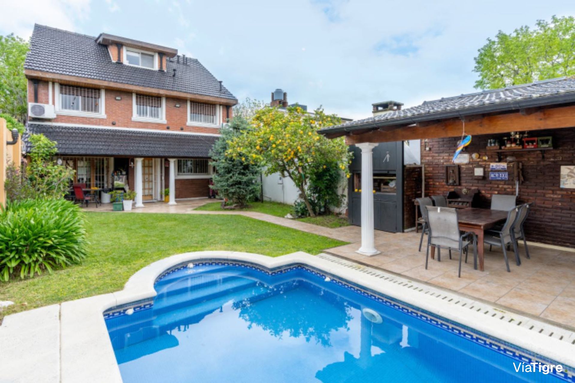 Casa 6 amb c/jardin y pileta en venta Olivos Golf