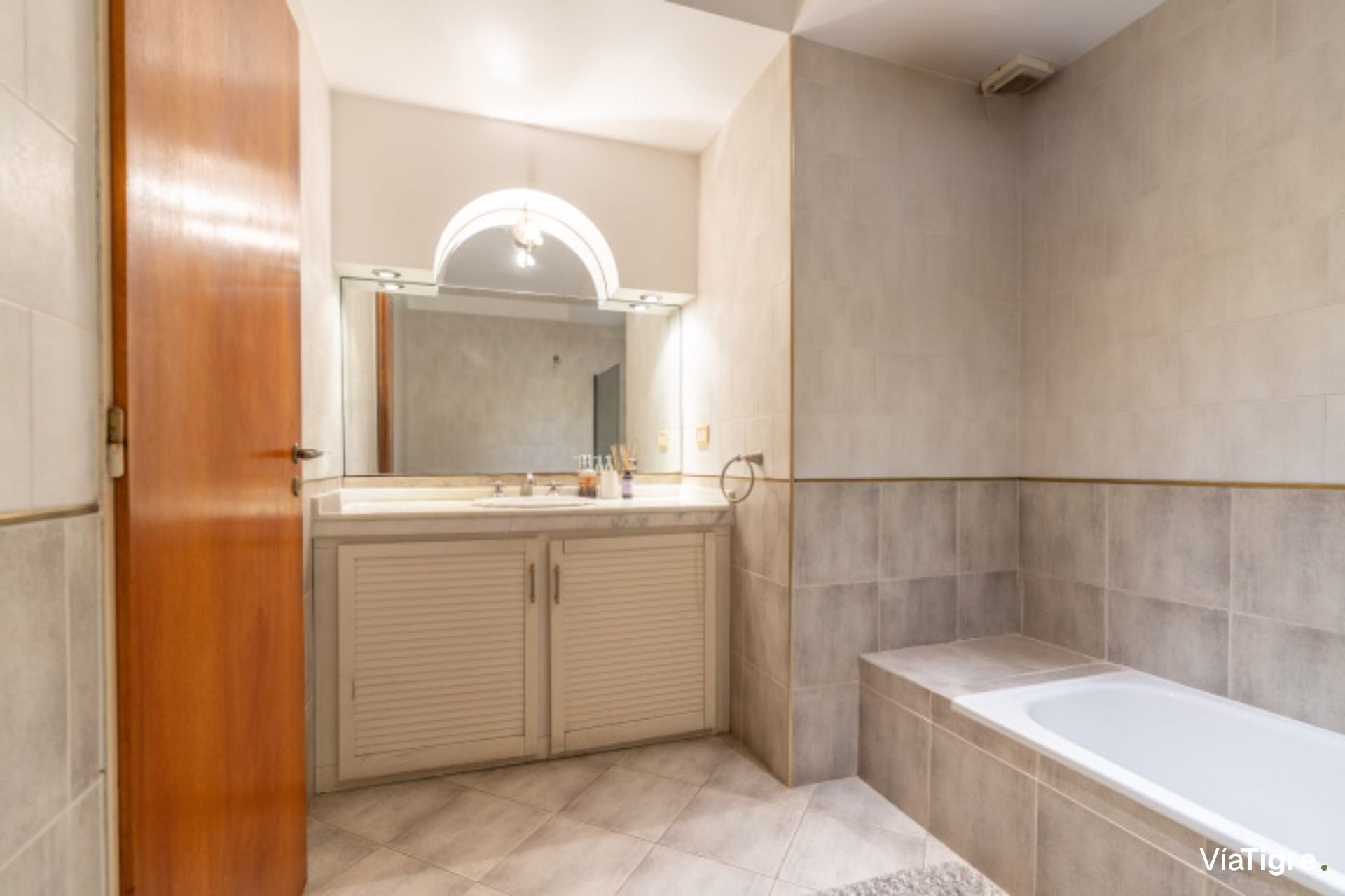 Casa 6 amb c/jardin y pileta en venta Olivos Golf