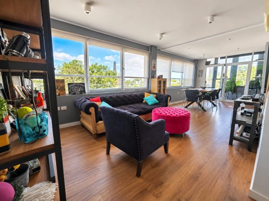 For sale 2-bedroom triplex apartment Florida amenities terrace