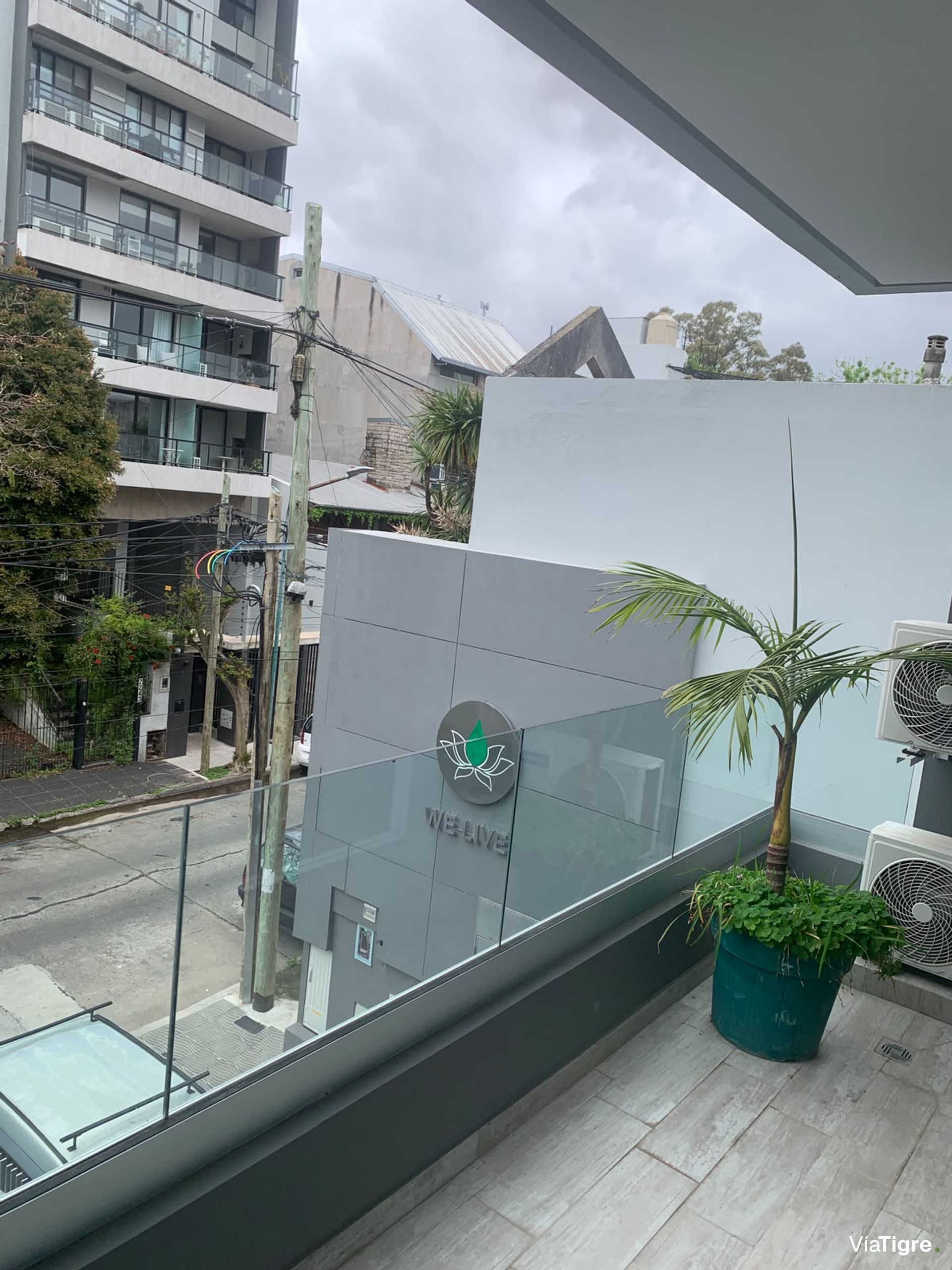 Departamento En Alquiler . Olivos. Vias. Rio