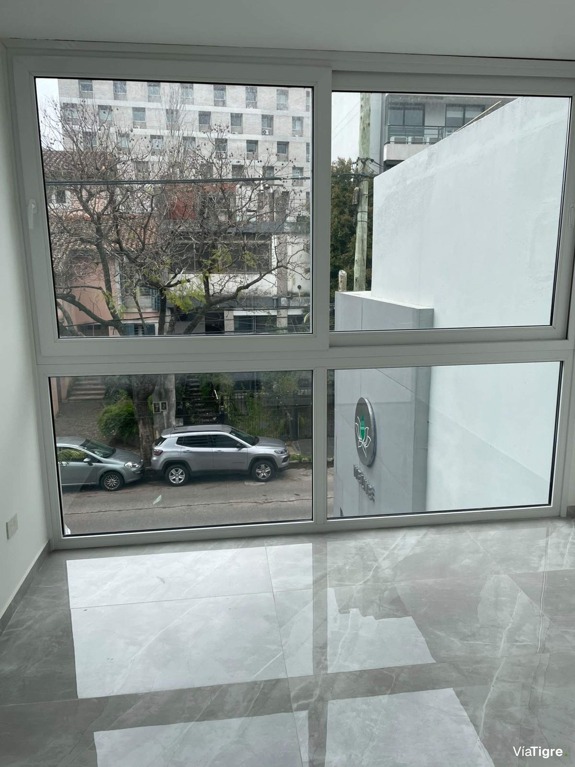 Departamento En Alquiler . Olivos. Vias. Rio