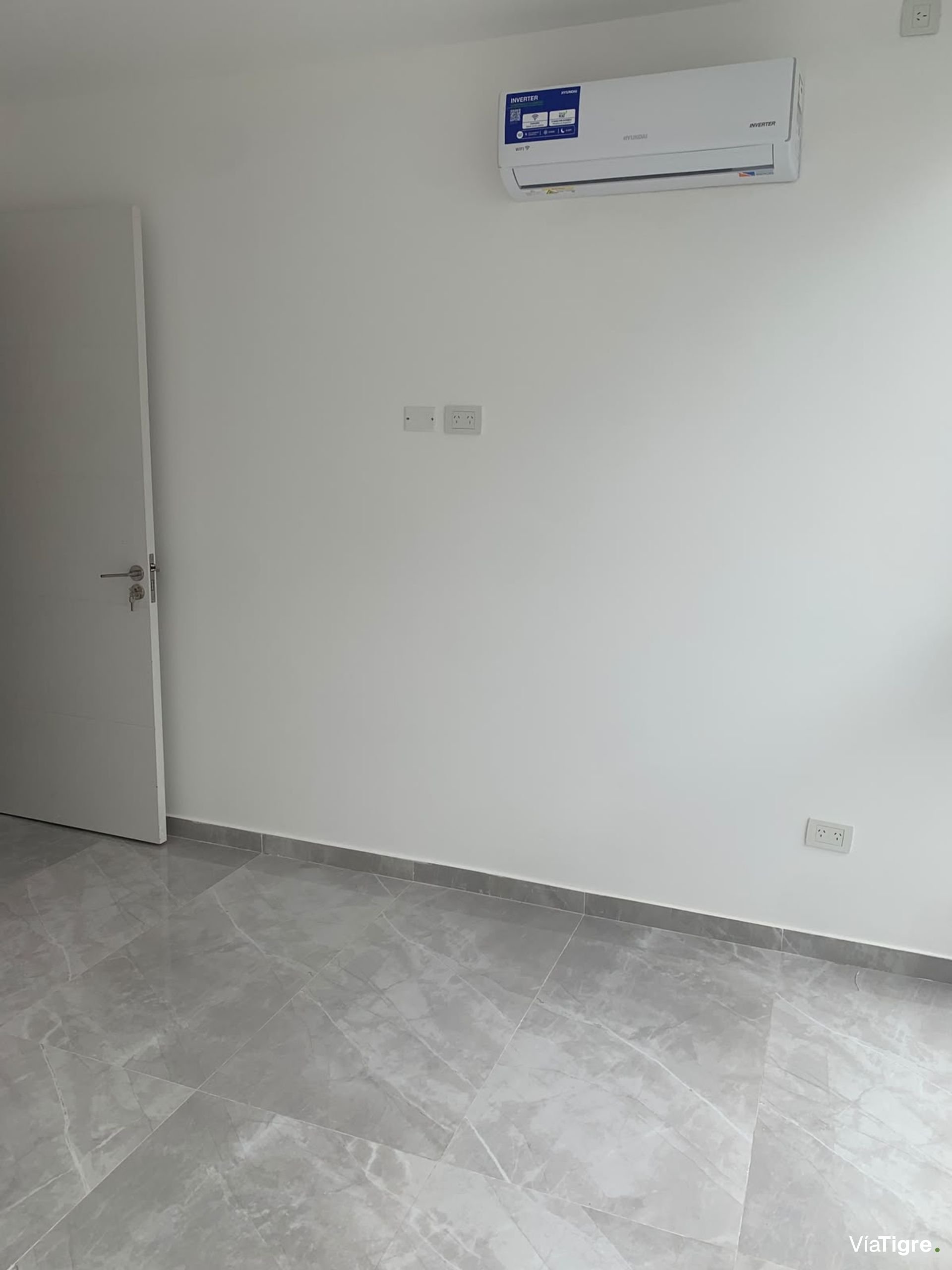 Departamento En Alquiler . Olivos. Vias. Rio