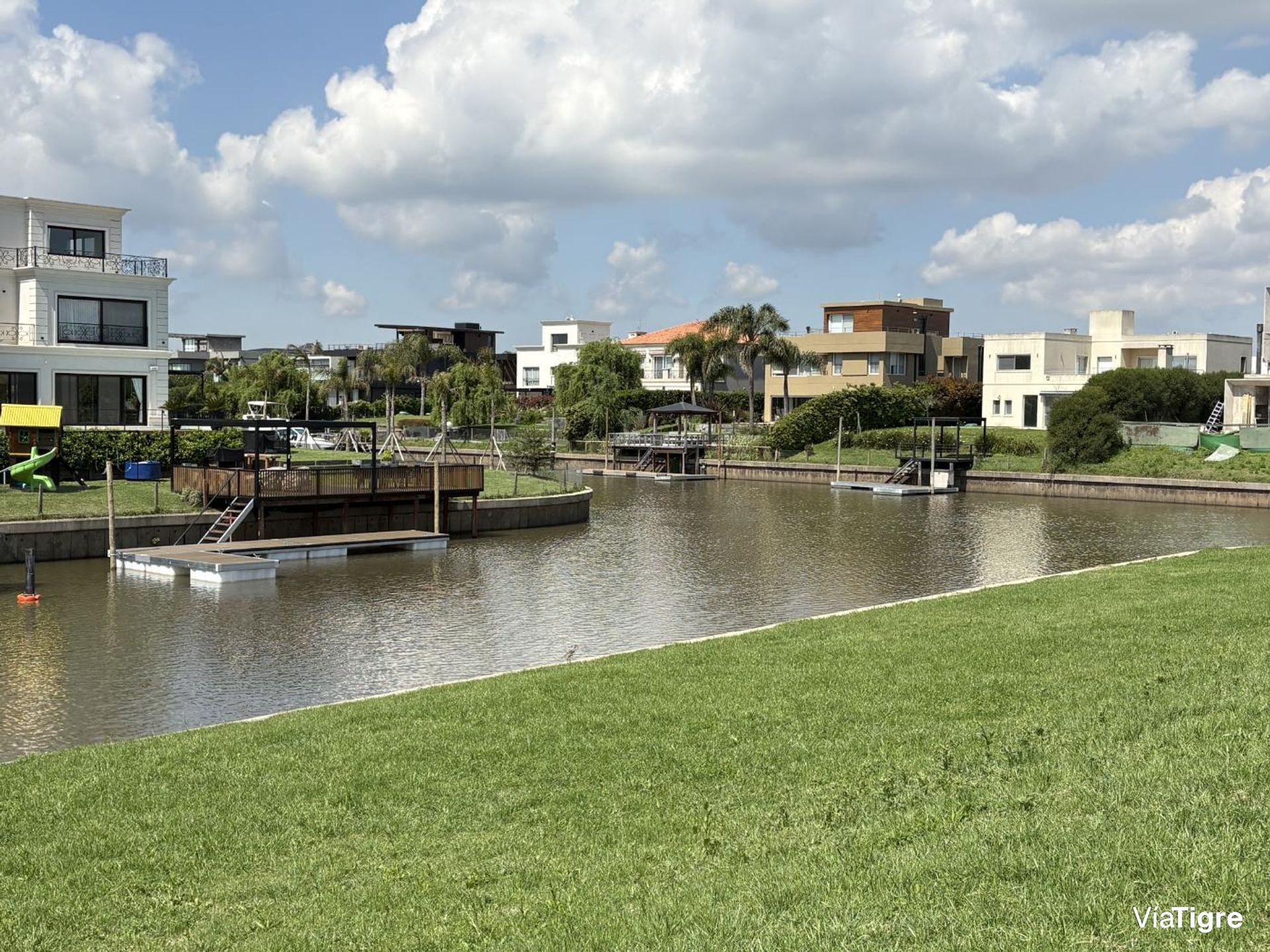 Venta Excte. Lote Al Rio - Barrio El Yatch