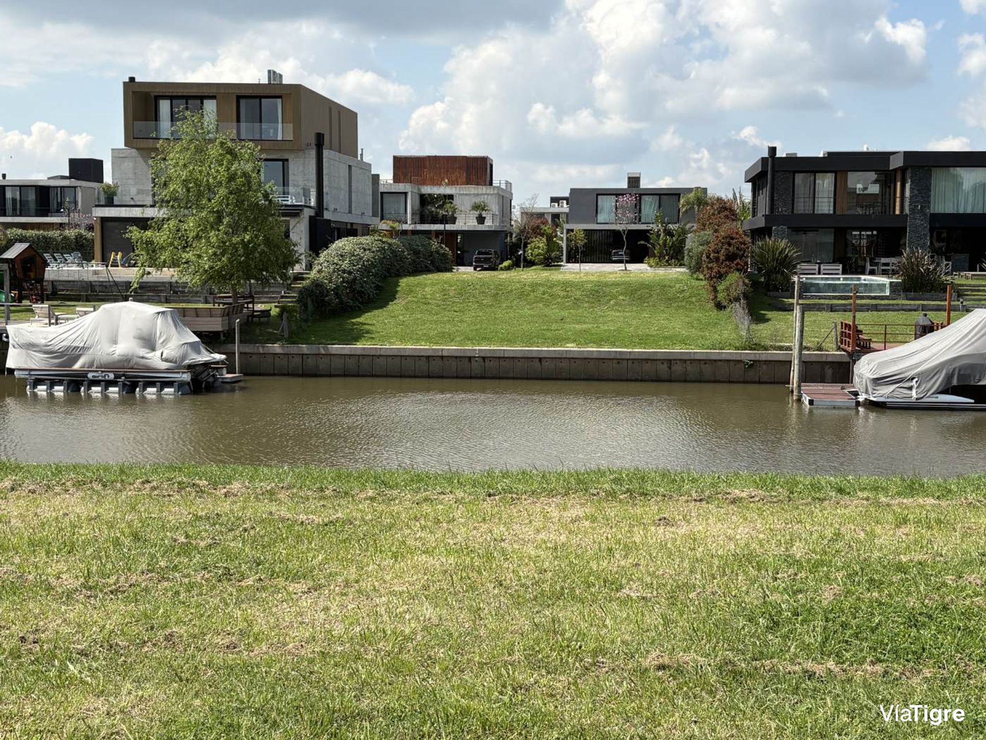 Venta Excte. Lote Al Rio - Barrio El Yatch