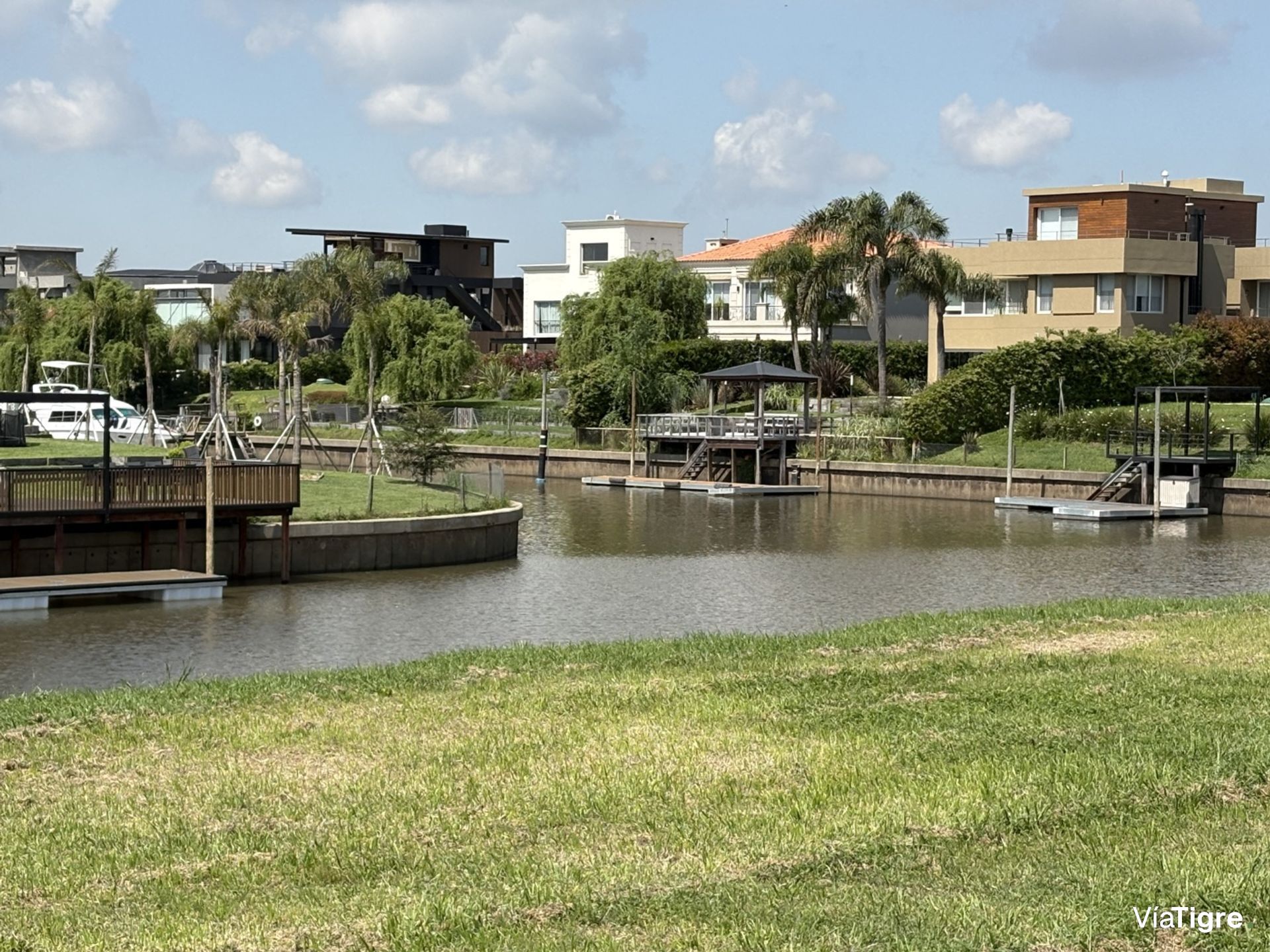 Venta Excte. Lote Al Rio - Barrio El Yatch