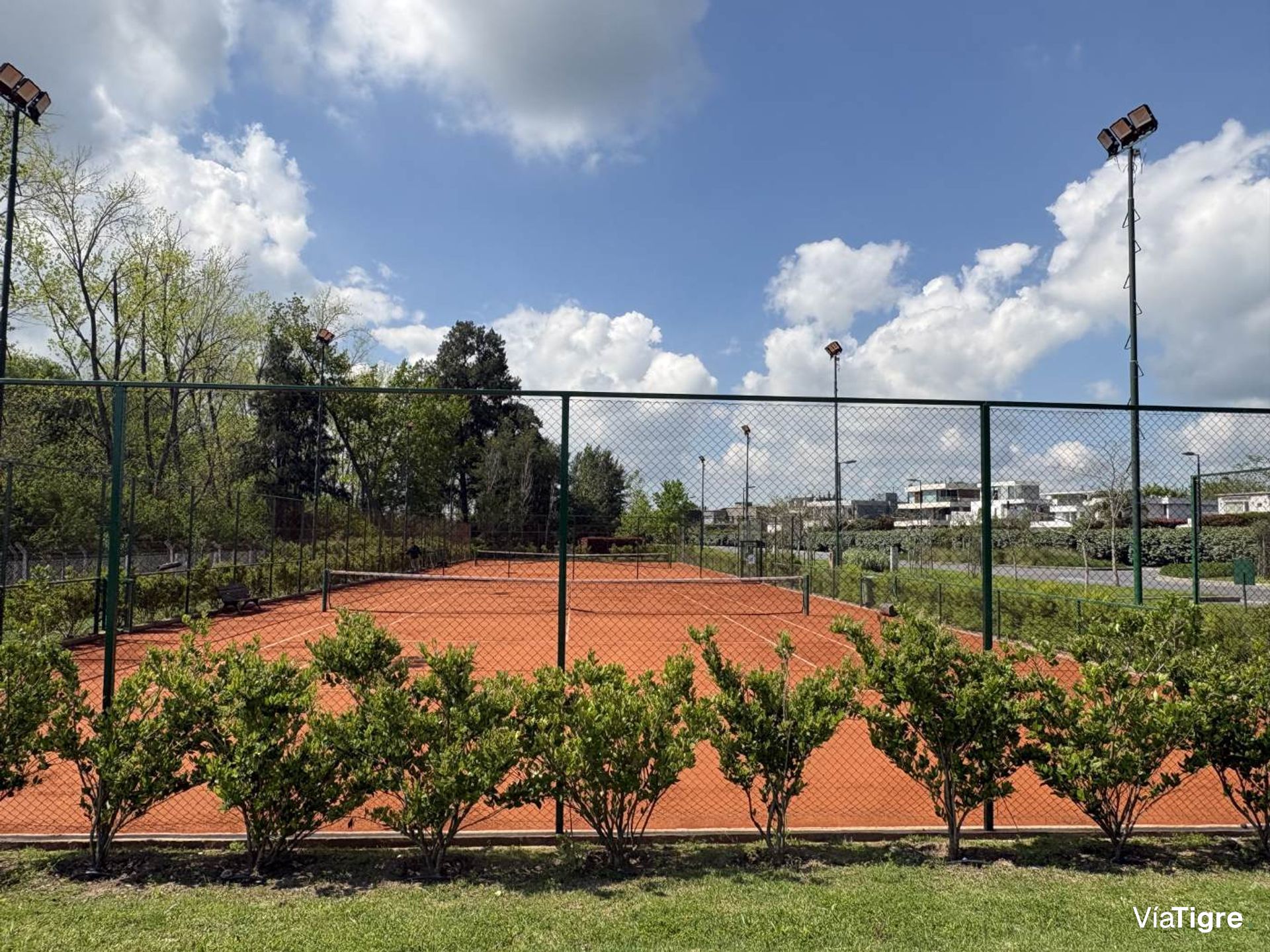 Venta Excte. Lote Al Rio - Barrio El Yatch
