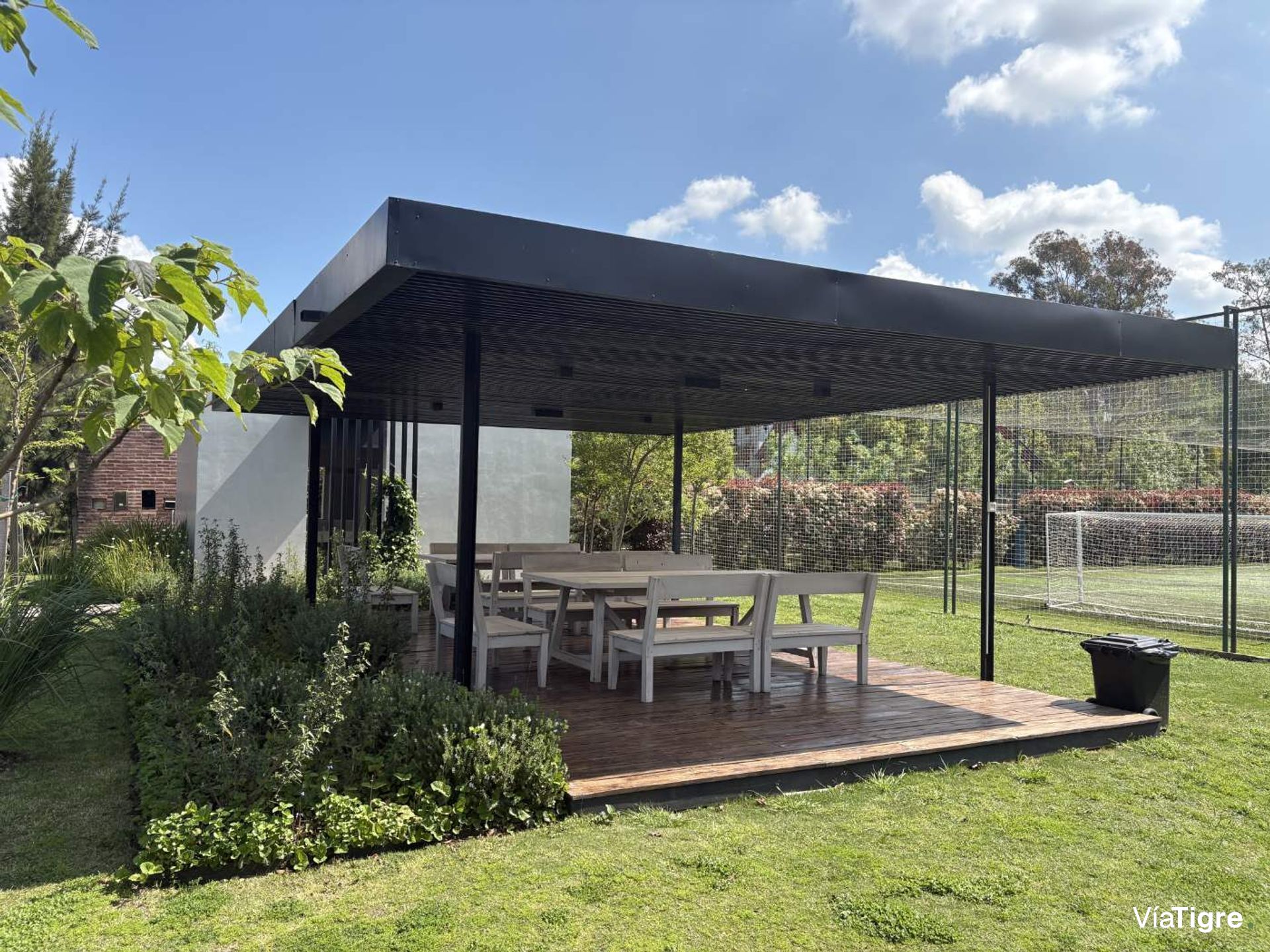 Venta Excte. Lote Al Rio - Barrio El Yatch
