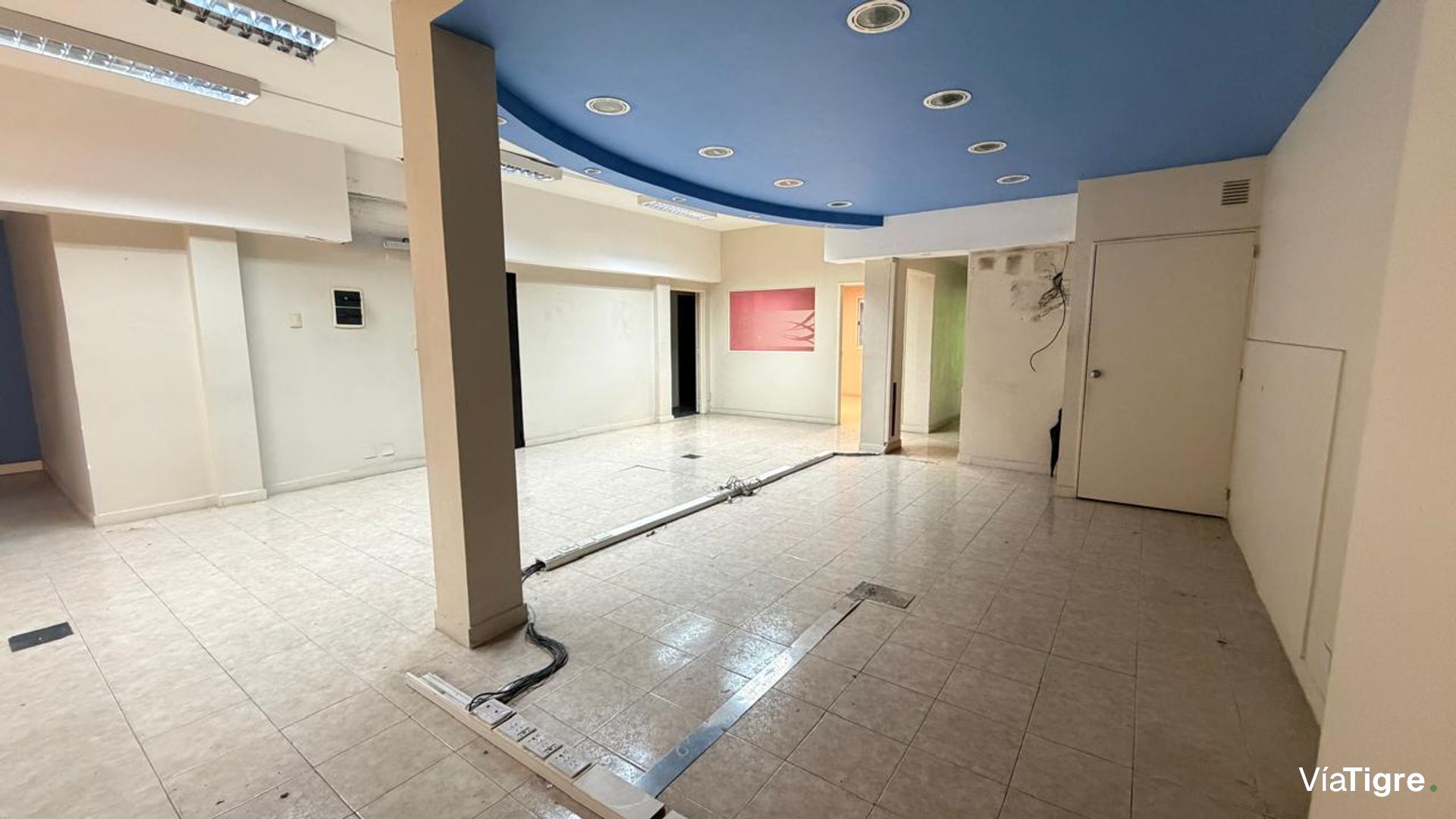 Venta Local / oficina con terraza en San Isidro
