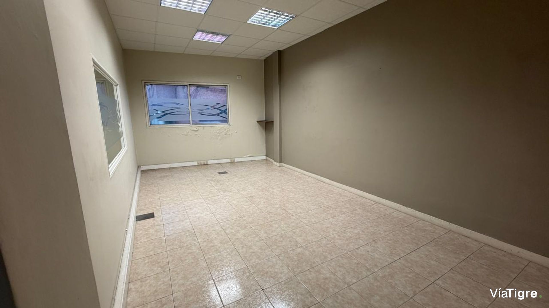 Venta Local / oficina con terraza en San Isidro