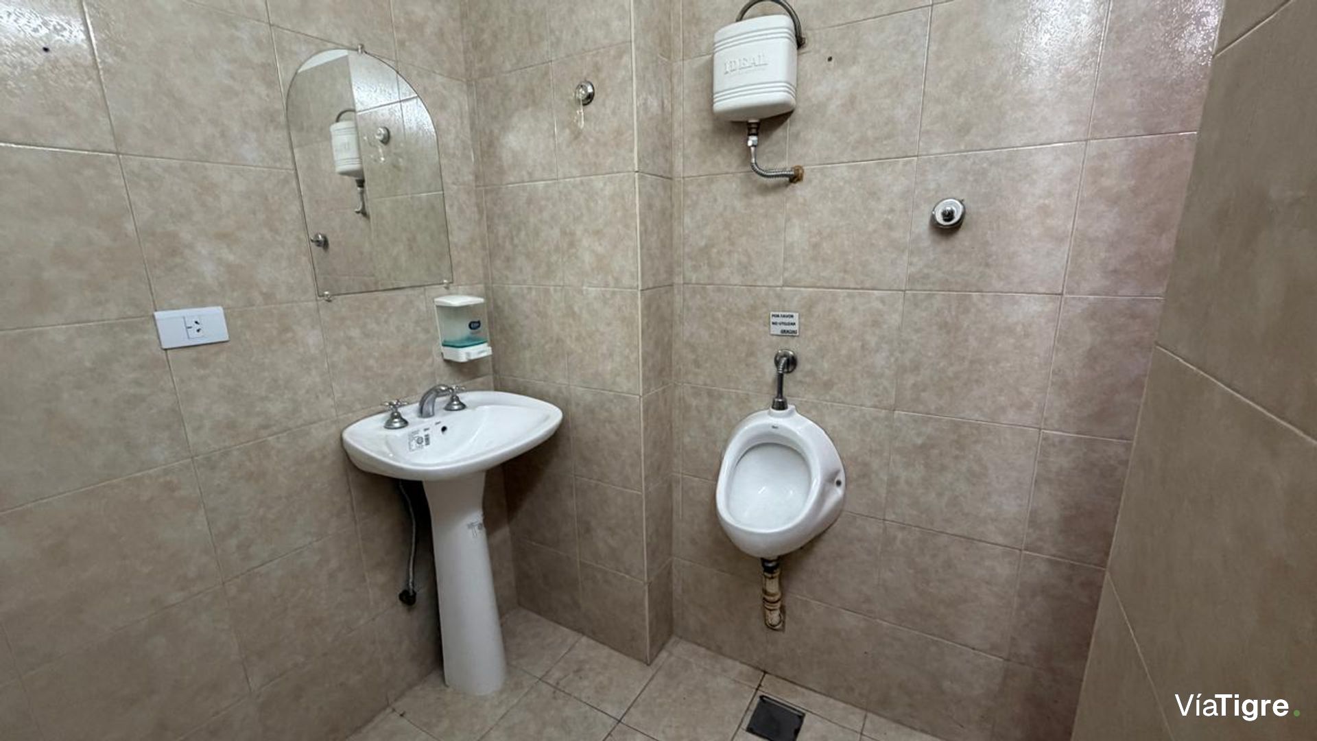 Venta Local / oficina con terraza en San Isidro