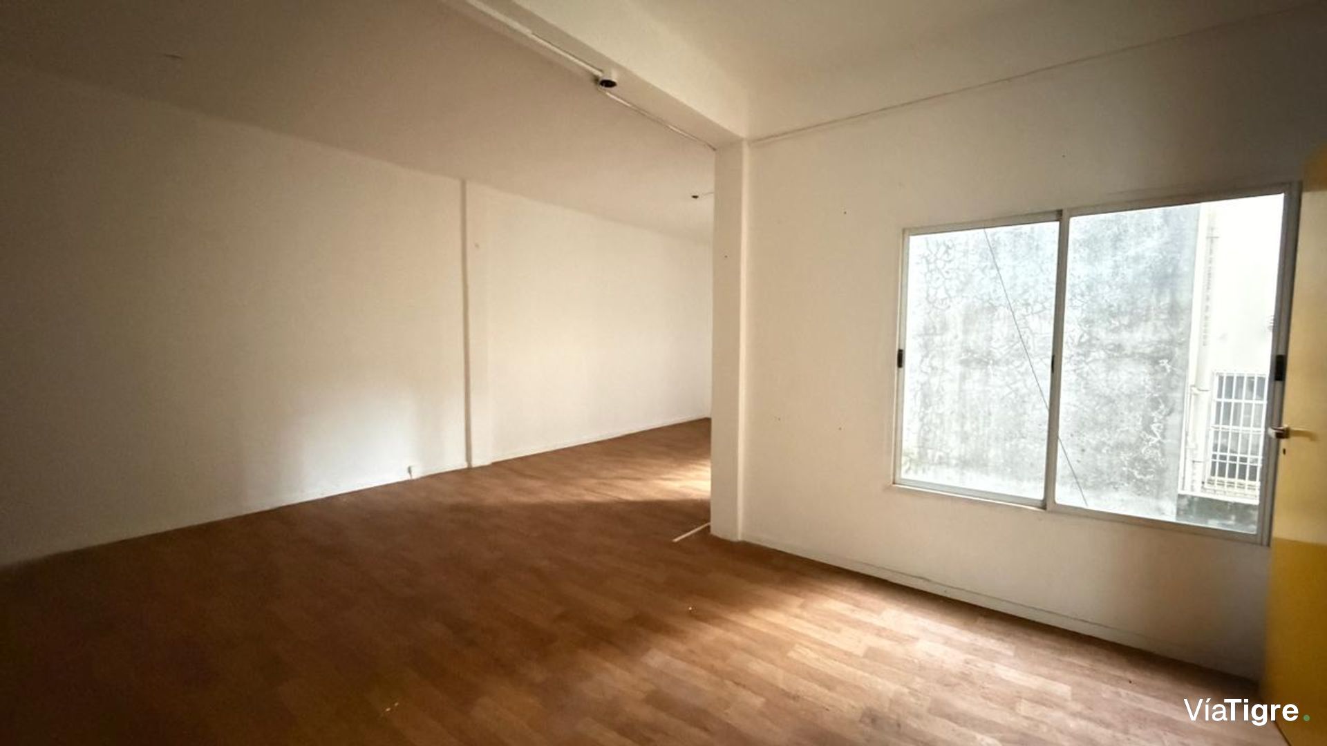 Venta Local / oficina con terraza en San Isidro