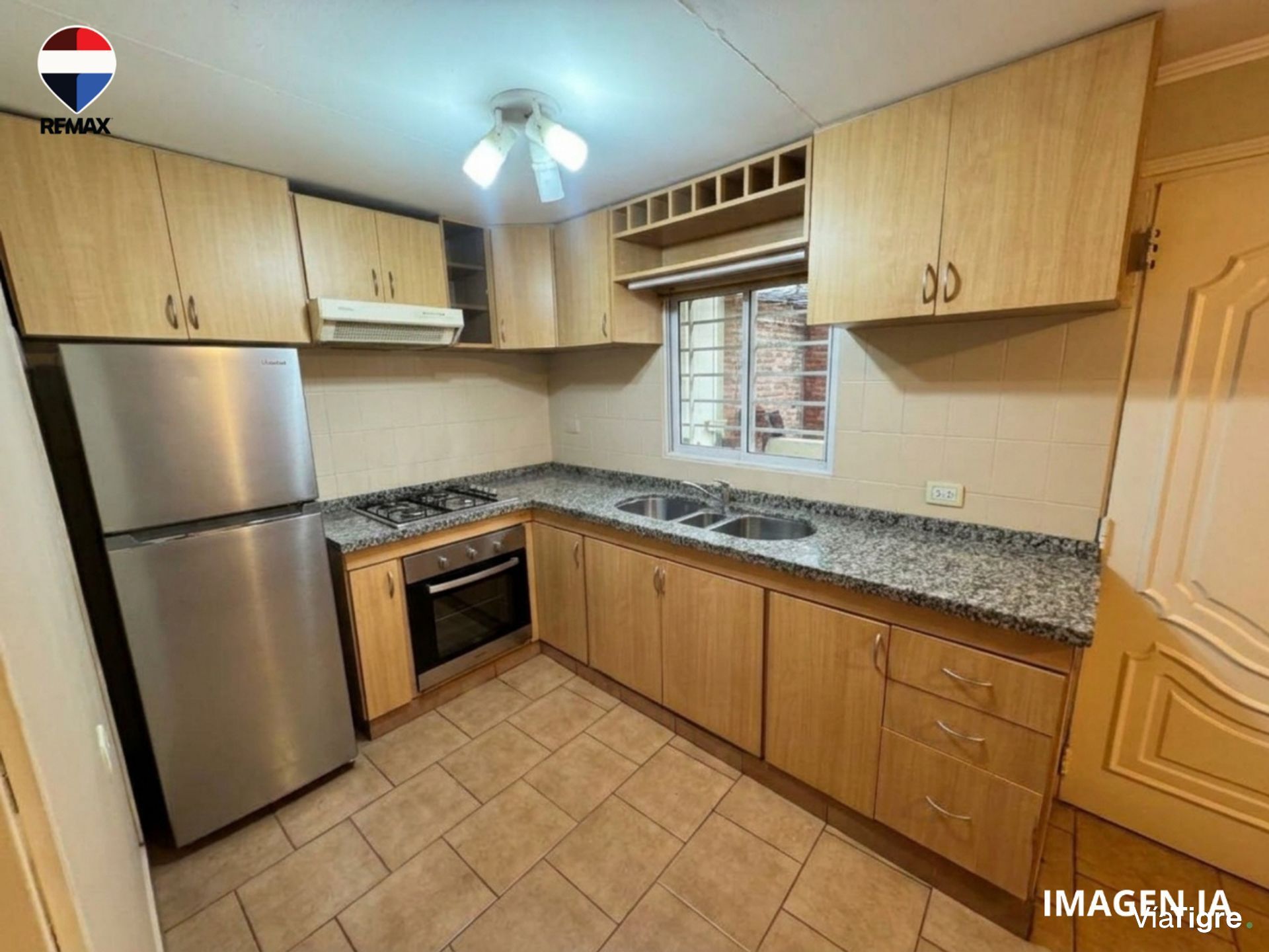 Venta Casa 6 Amb Olivos Cochera