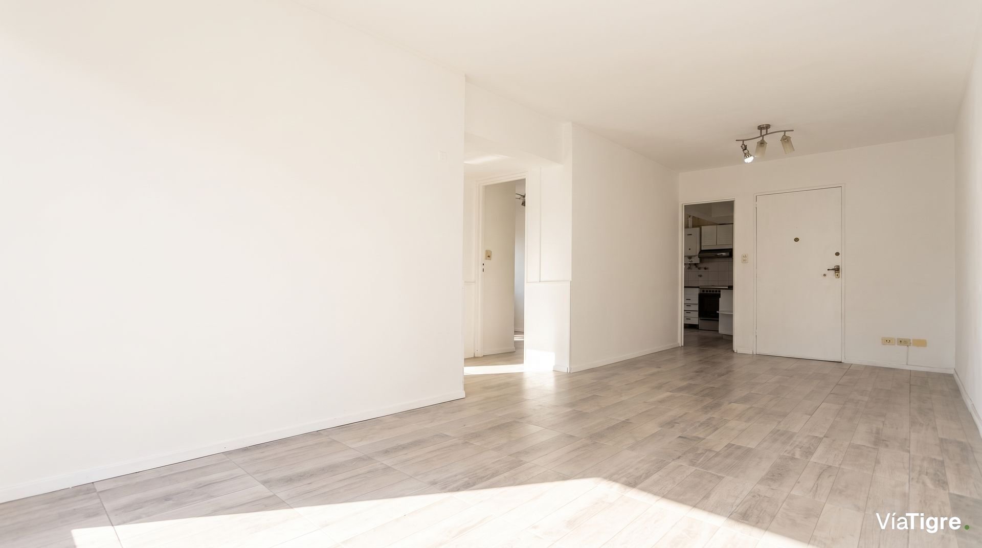 Venta Departamento 4 Amb Con Balcon- Vte. López