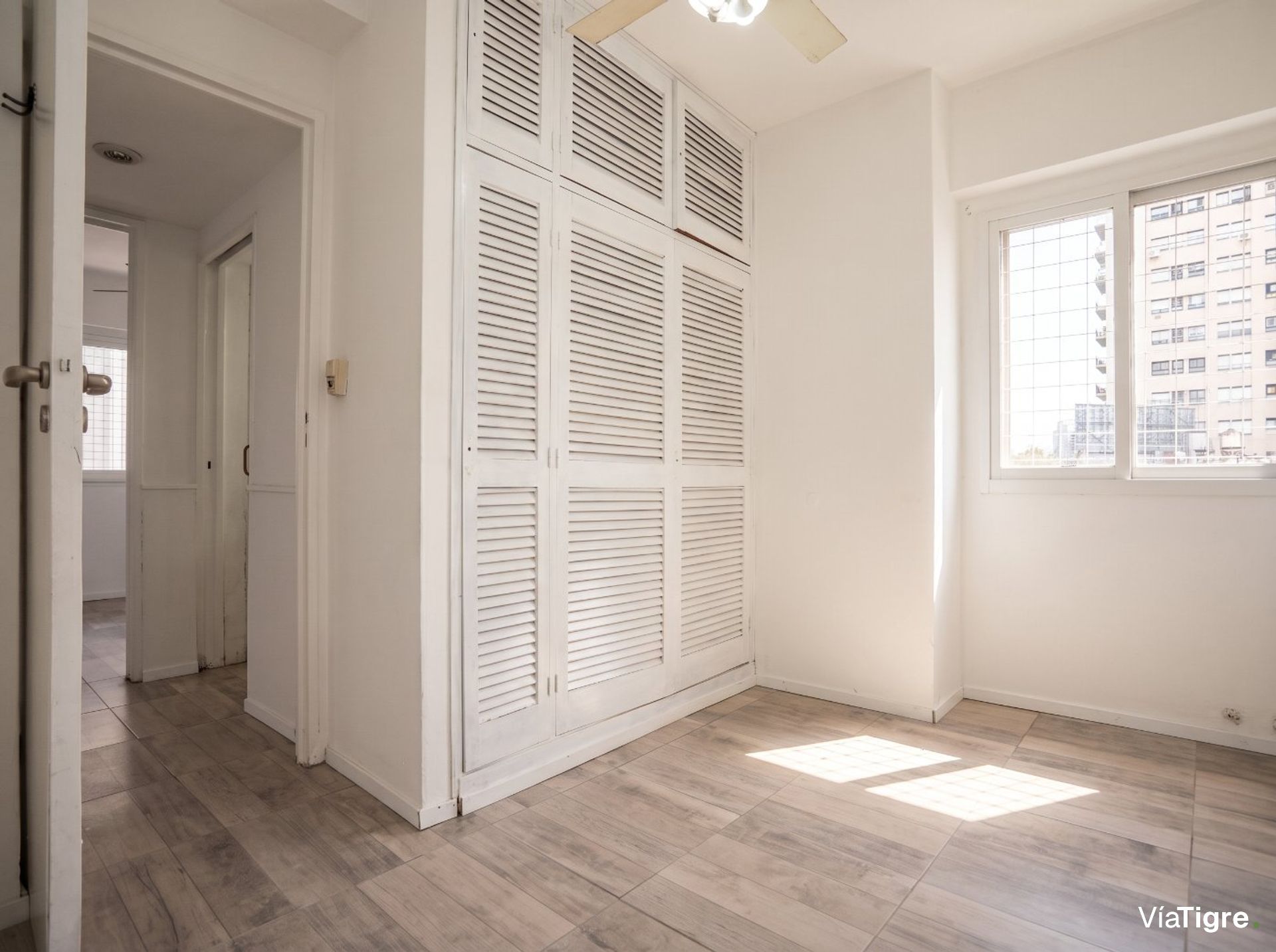 Venta Departamento 4 Amb Con Balcon- Vte. López