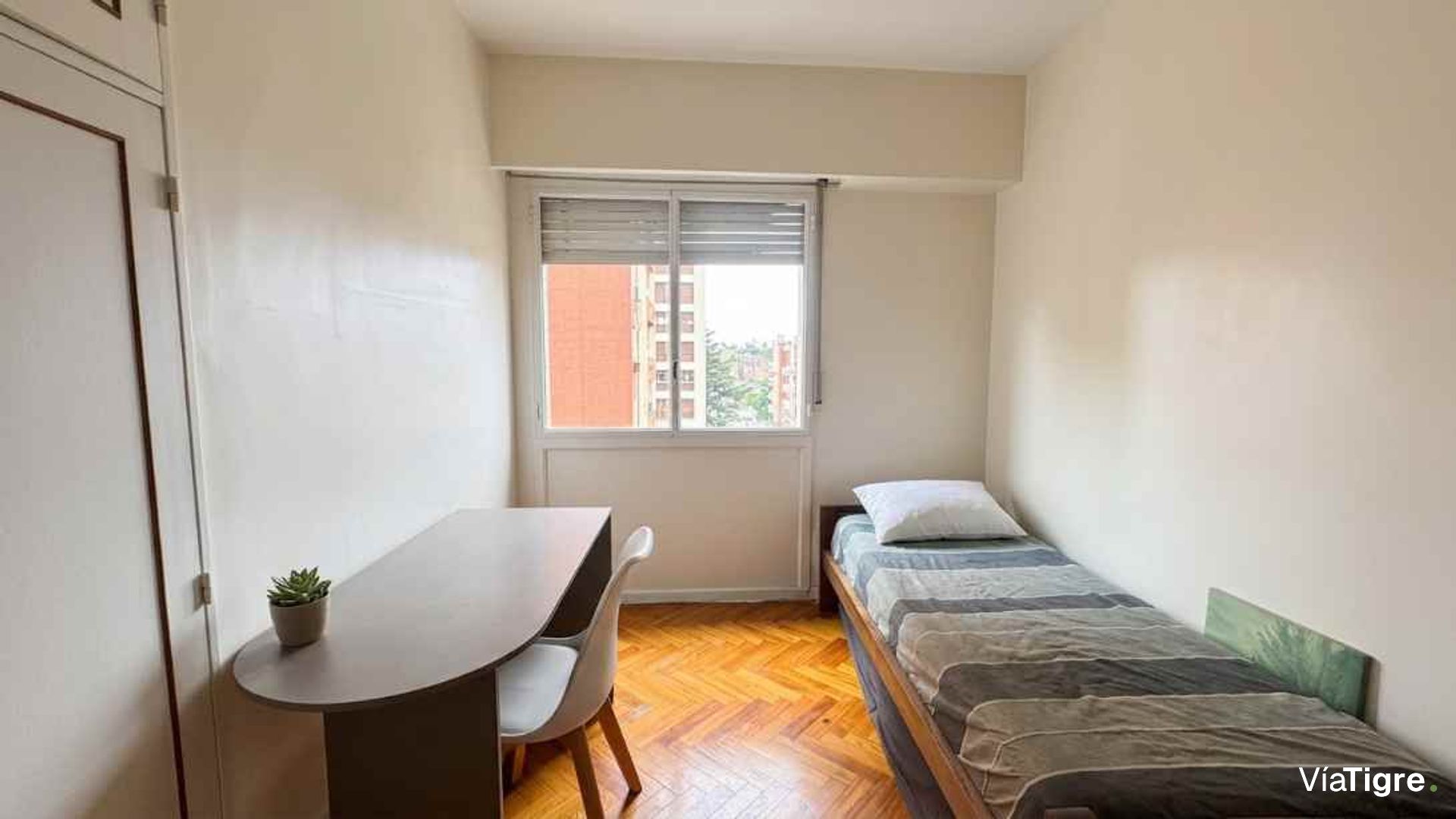 Alquiler 3 Ambientes En Torre | Balcón | Cochera