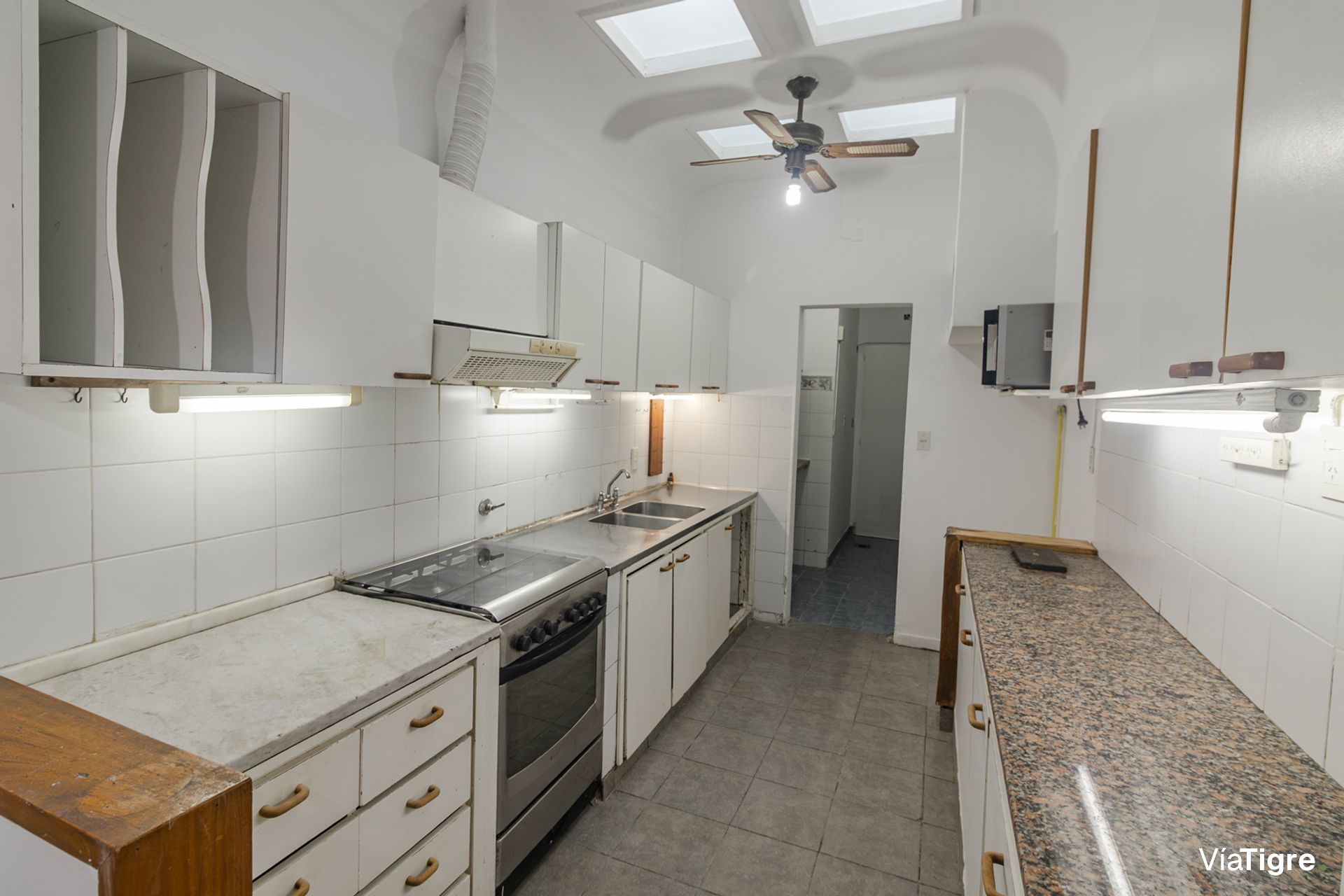 Venta Dpto En Pb 4 Amb En Acassuso- 2 Patios+ Coch