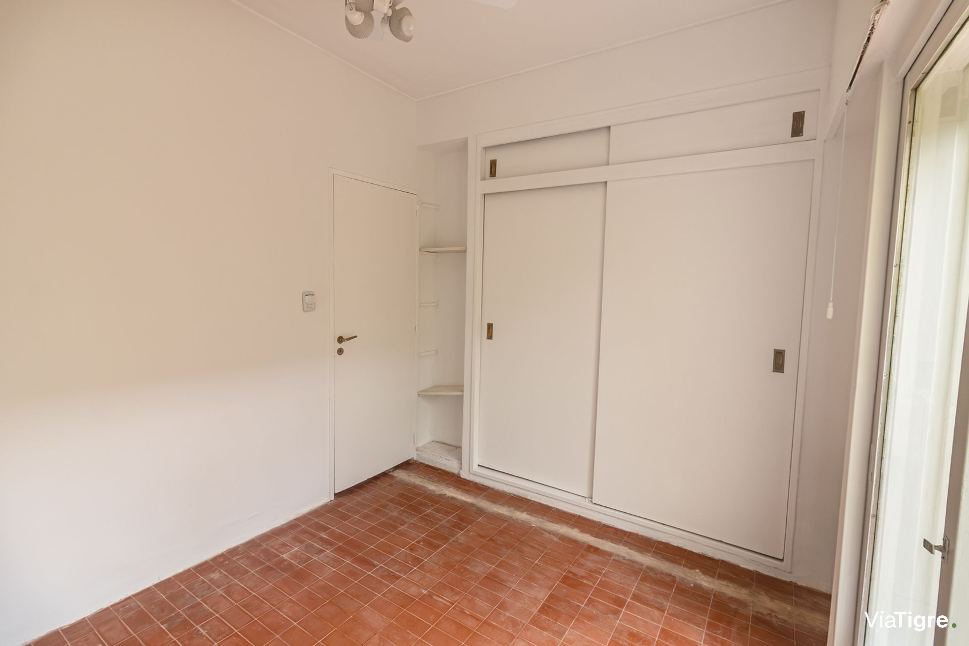 Venta Dpto En Pb 4 Amb En Acassuso- 2 Patios+ Coch
